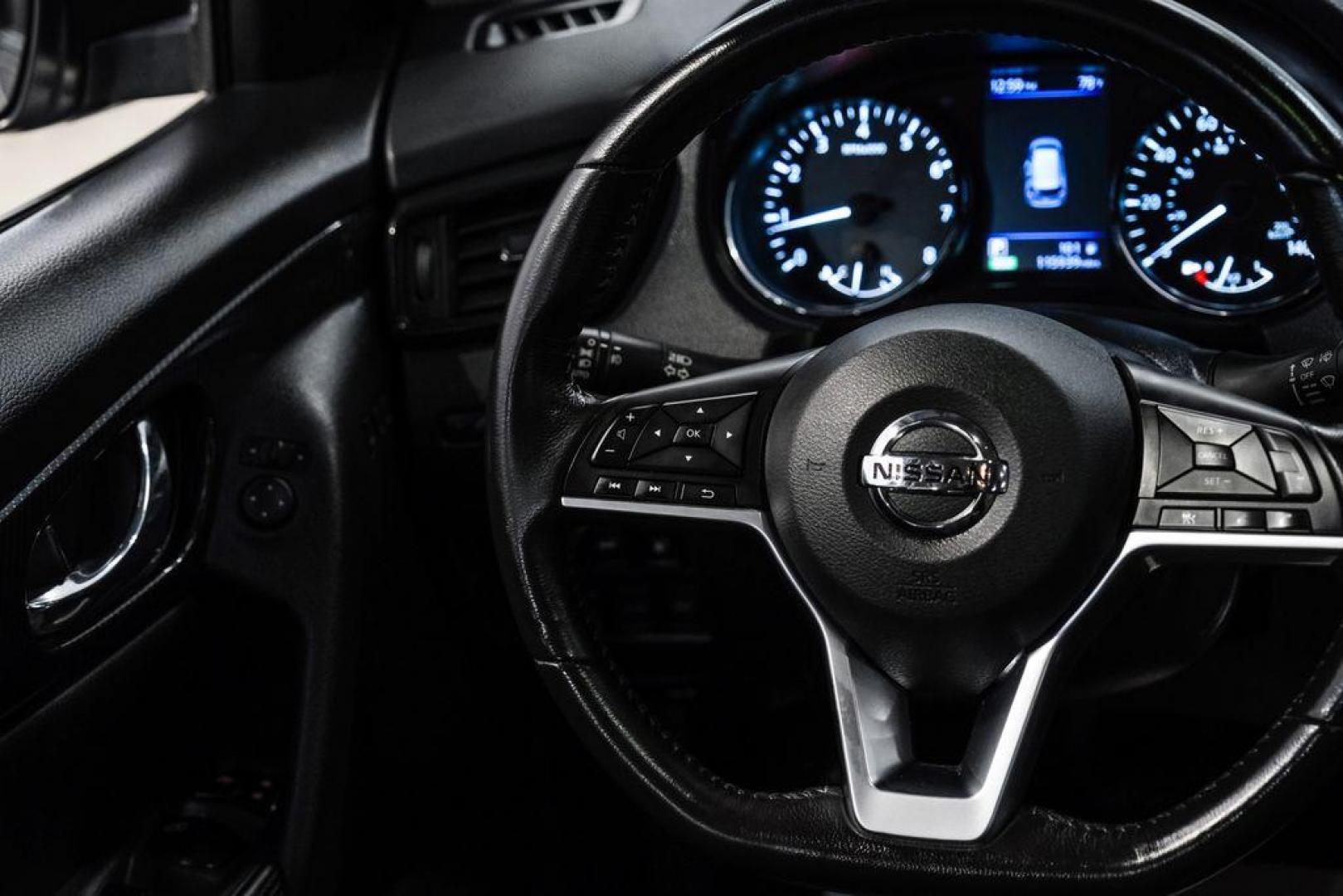 2018 Gun Metallic /Charcoal Nissan Rogue SL (JN8AT2MV9JW) with an 2.5L I4 DOHC 16V engine, CVT transmission, located at 15300 Midway Rd., Addison, TX, 75001, (972) 702-0011, 32.958321, -96.838074 - Photo#20