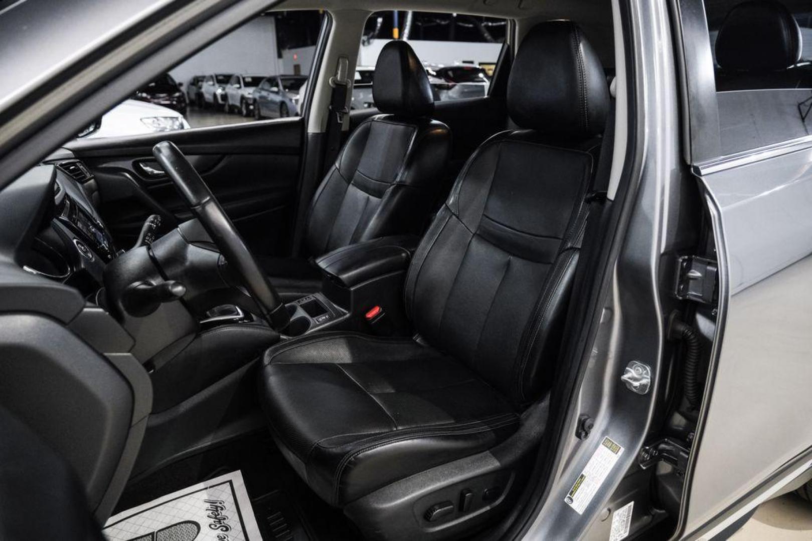 2018 Gun Metallic /Charcoal Nissan Rogue SL (JN8AT2MV9JW) with an 2.5L I4 DOHC 16V engine, CVT transmission, located at 15300 Midway Rd., Addison, TX, 75001, (972) 702-0011, 32.958321, -96.838074 - Photo#32