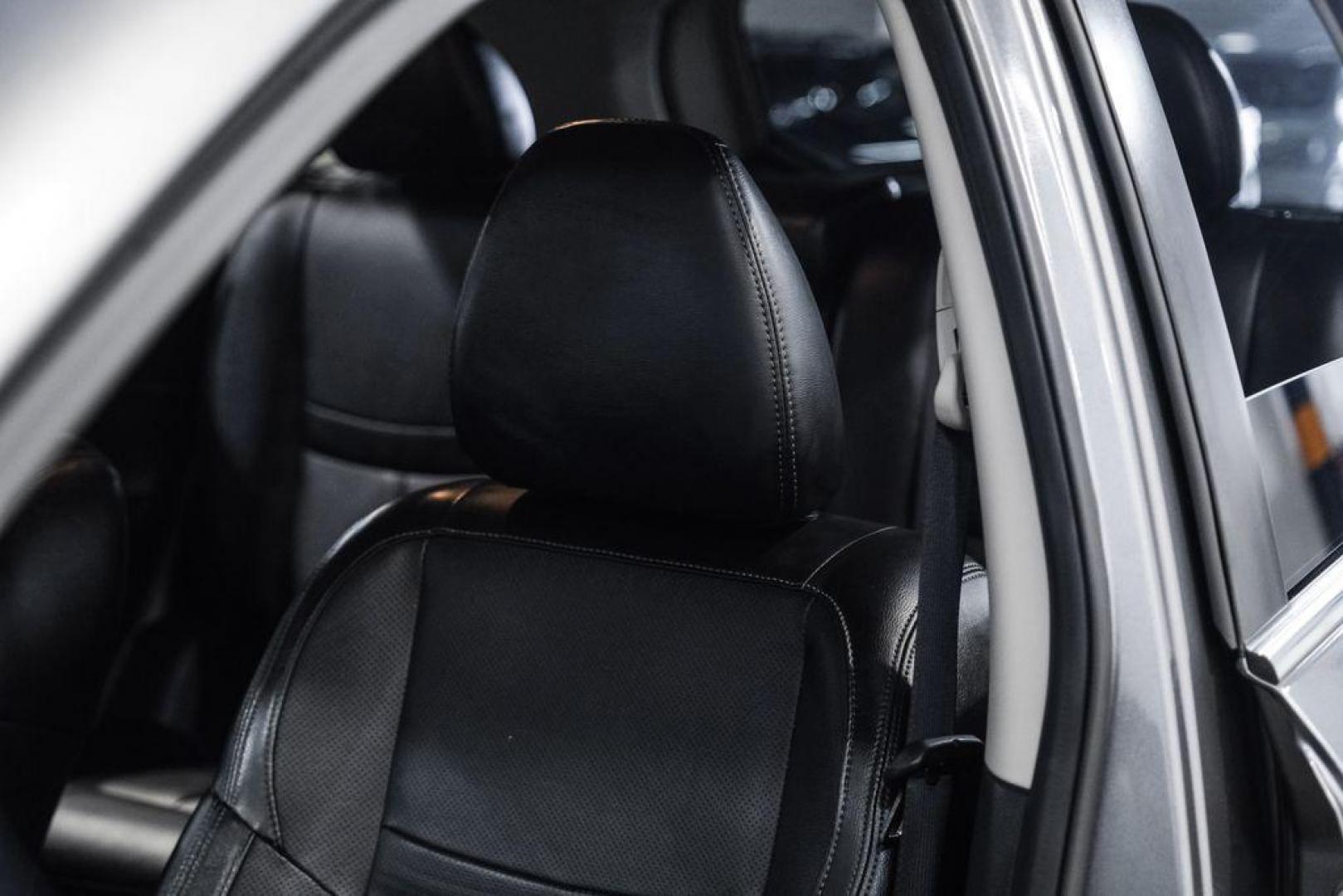 2018 Gun Metallic /Charcoal Nissan Rogue SL (JN8AT2MV9JW) with an 2.5L I4 DOHC 16V engine, CVT transmission, located at 15300 Midway Rd., Addison, TX, 75001, (972) 702-0011, 32.958321, -96.838074 - Photo#33