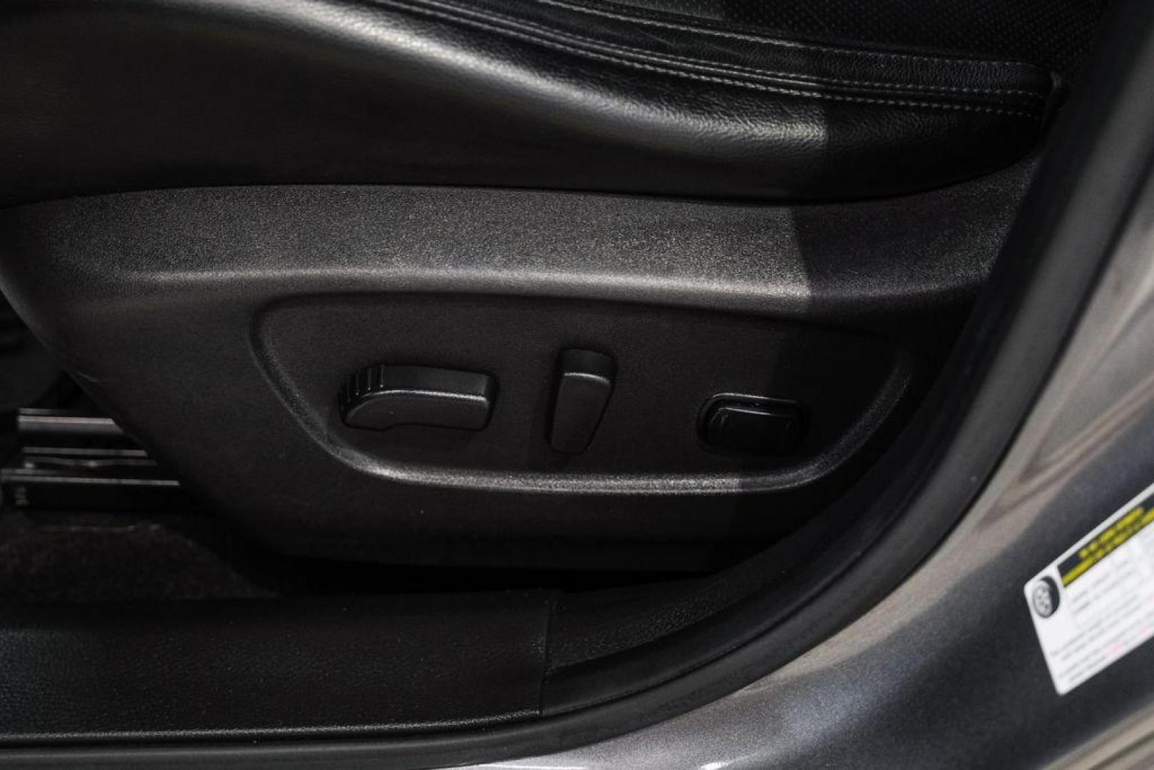 2018 Gun Metallic /Charcoal Nissan Rogue SL (JN8AT2MV9JW) with an 2.5L I4 DOHC 16V engine, CVT transmission, located at 15300 Midway Rd., Addison, TX, 75001, (972) 702-0011, 32.958321, -96.838074 - Photo#34