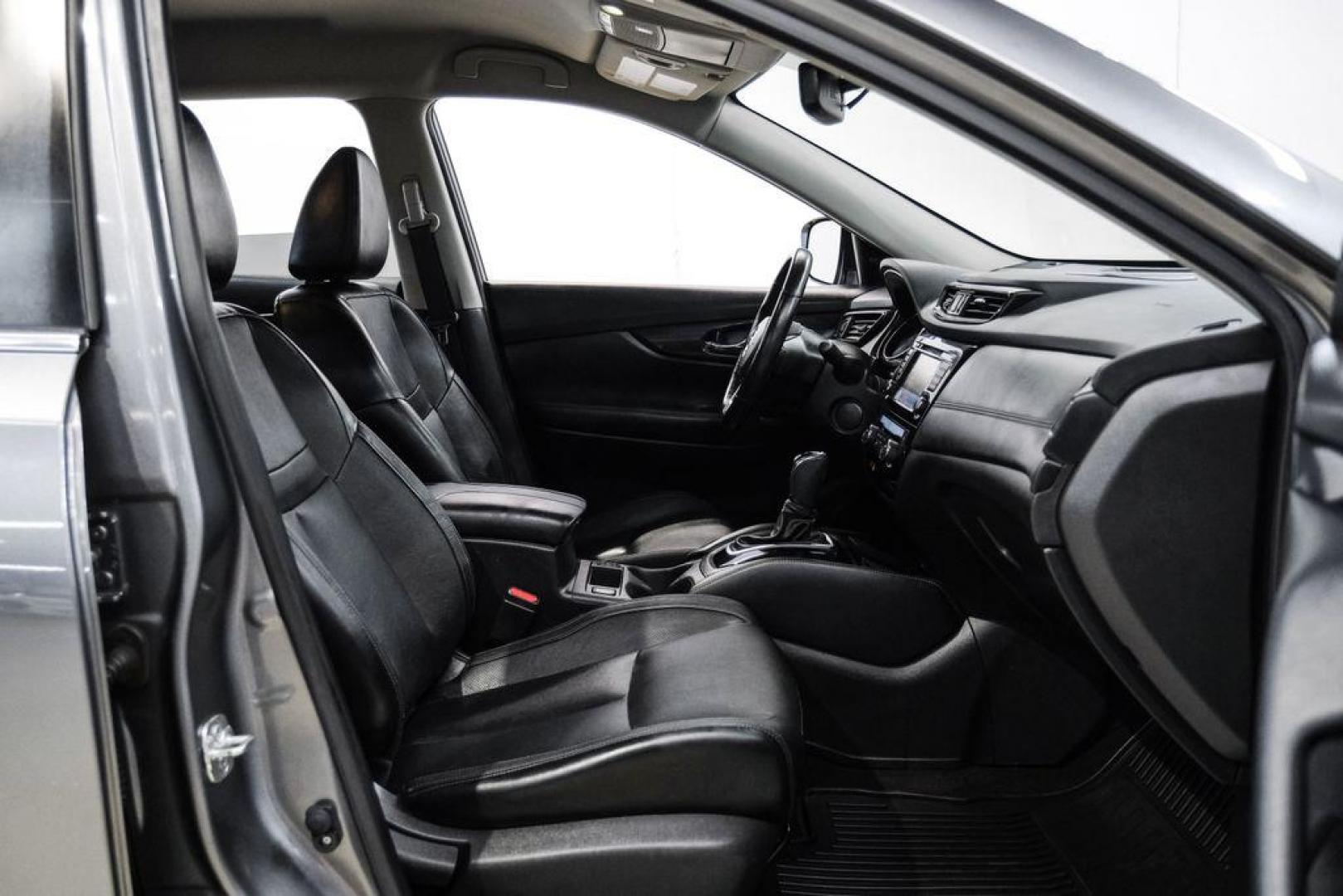 2018 Gun Metallic /Charcoal Nissan Rogue SL (JN8AT2MV9JW) with an 2.5L I4 DOHC 16V engine, CVT transmission, located at 15300 Midway Rd., Addison, TX, 75001, (972) 702-0011, 32.958321, -96.838074 - Photo#36