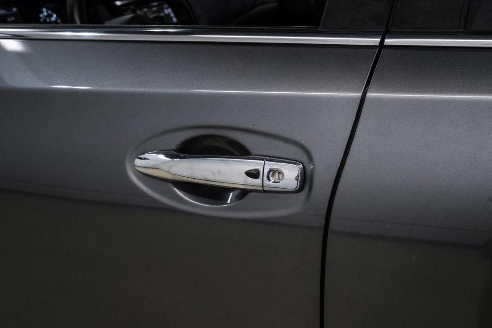 2018 Gun Metallic /Charcoal Nissan Rogue SL (JN8AT2MV9JW) with an 2.5L I4 DOHC 16V engine, CVT transmission, located at 15300 Midway Rd., Addison, TX, 75001, (972) 702-0011, 32.958321, -96.838074 - Photo#41