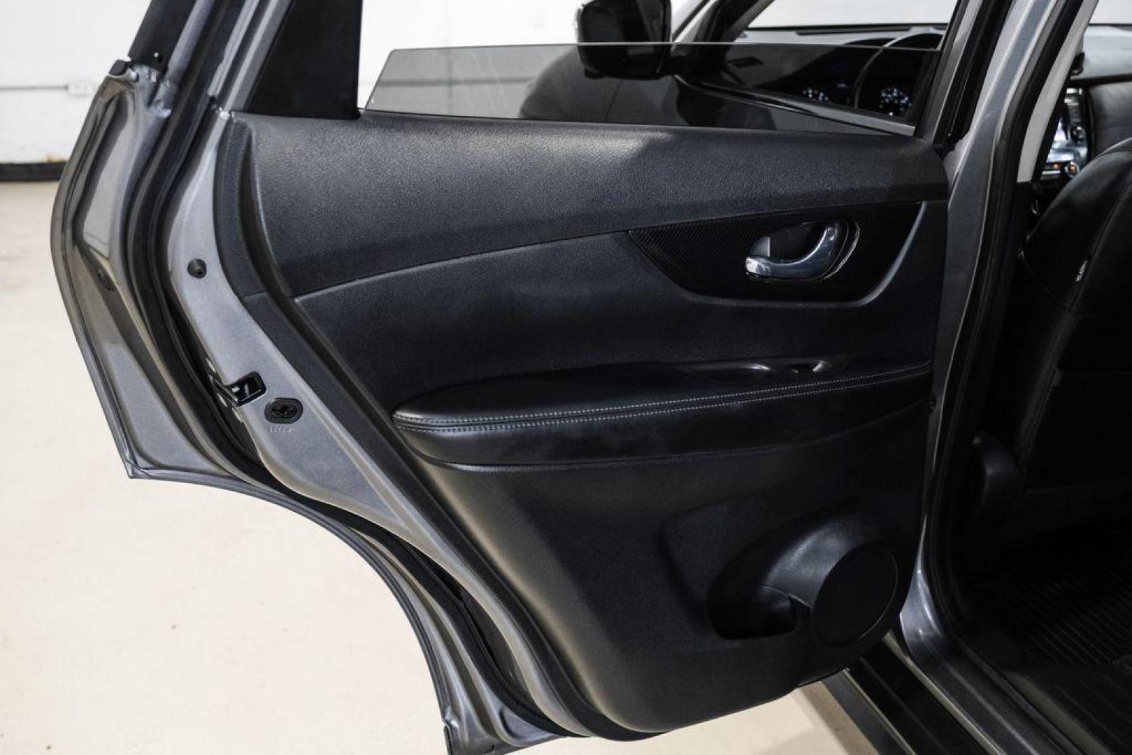 2018 Gun Metallic /Charcoal Nissan Rogue SL (JN8AT2MV9JW) with an 2.5L I4 DOHC 16V engine, CVT transmission, located at 15300 Midway Rd., Addison, TX, 75001, (972) 702-0011, 32.958321, -96.838074 - Photo#47