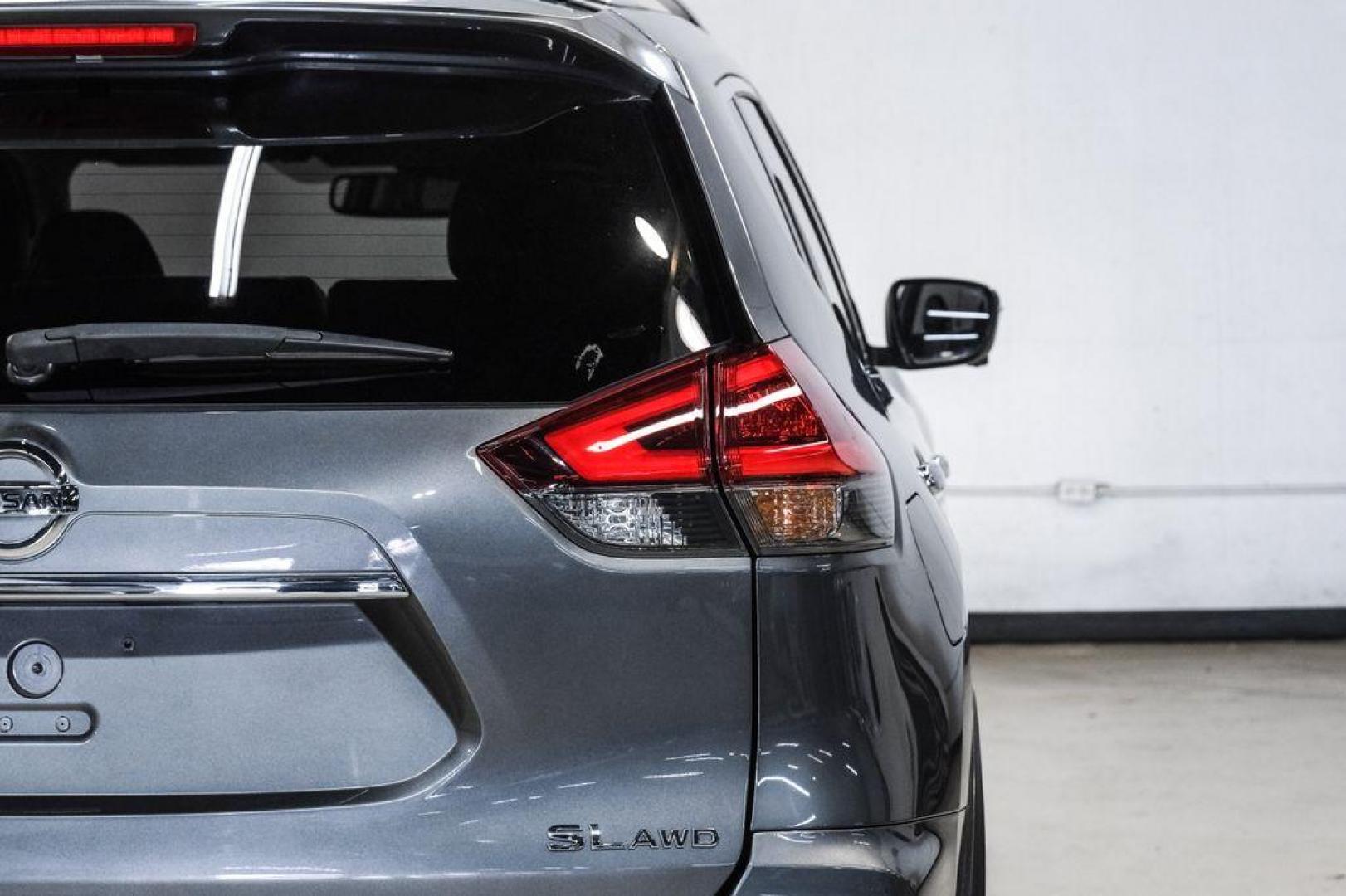 2018 Gun Metallic /Charcoal Nissan Rogue SL (JN8AT2MV9JW) with an 2.5L I4 DOHC 16V engine, CVT transmission, located at 15300 Midway Rd., Addison, TX, 75001, (972) 702-0011, 32.958321, -96.838074 - Photo#50