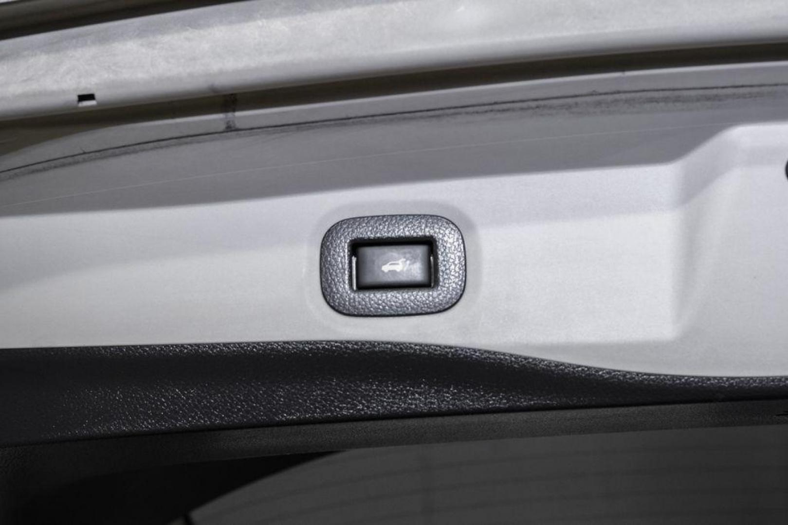 2018 Gun Metallic /Charcoal Nissan Rogue SL (JN8AT2MV9JW) with an 2.5L I4 DOHC 16V engine, CVT transmission, located at 15300 Midway Rd., Addison, TX, 75001, (972) 702-0011, 32.958321, -96.838074 - Photo#56