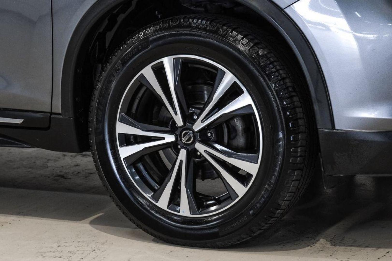 2018 Gun Metallic /Charcoal Nissan Rogue SL (JN8AT2MV9JW) with an 2.5L I4 DOHC 16V engine, CVT transmission, located at 15300 Midway Rd., Addison, TX, 75001, (972) 702-0011, 32.958321, -96.838074 - Photo#60