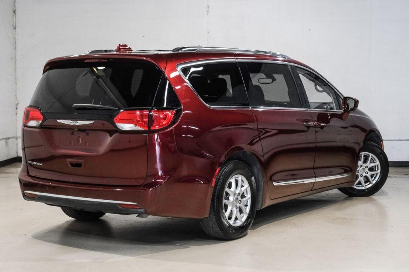 2020 Velvet /Black/Alloy Chrysler Pacifica Touring L (2C4RC1BG8LR) with an 3.6L V6 24V VVT engine, Automatic transmission, located at 15300 Midway Rd., Addison, TX, 75001, (972) 702-0011, 32.958321, -96.838074 - Photo#9