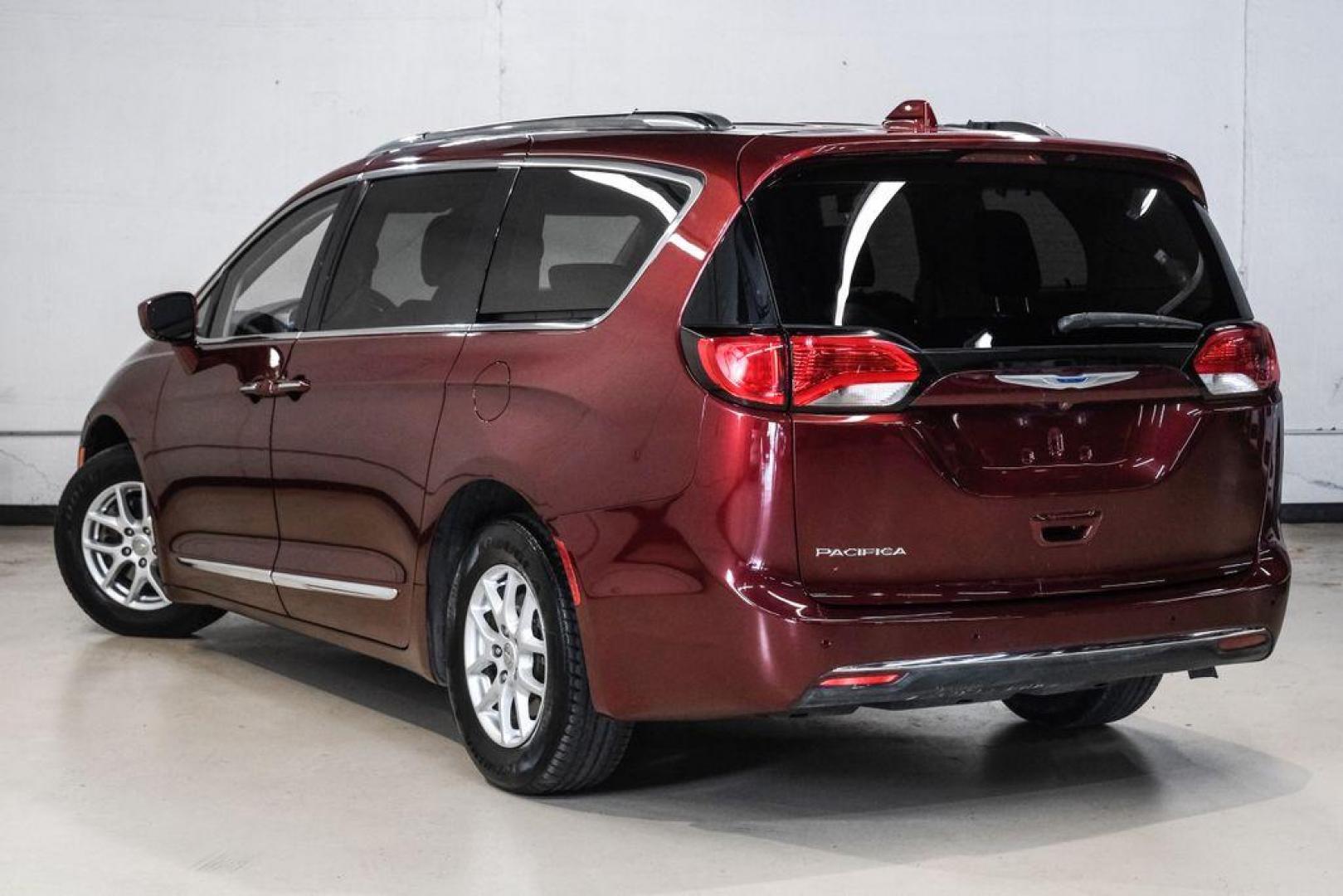 2020 Velvet /Black/Alloy Chrysler Pacifica Touring L (2C4RC1BG8LR) with an 3.6L V6 24V VVT engine, Automatic transmission, located at 15300 Midway Rd., Addison, TX, 75001, (972) 702-0011, 32.958321, -96.838074 - Photo#11