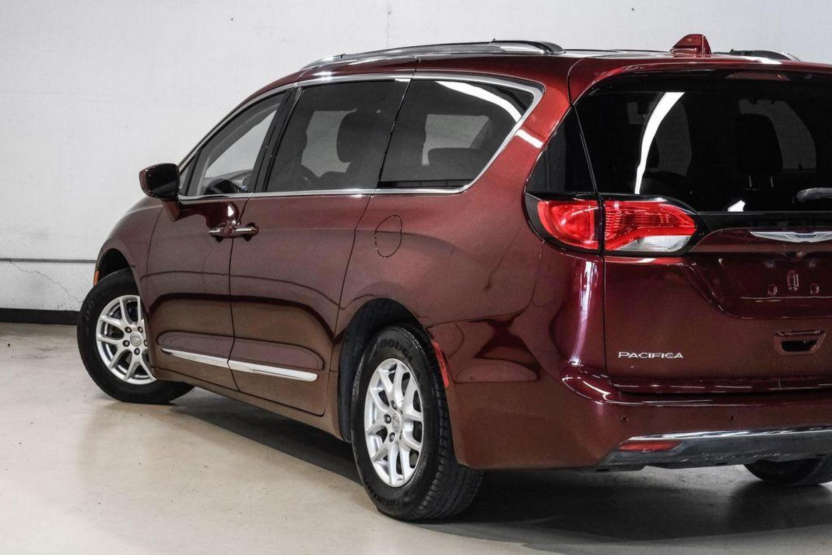 2020 Velvet /Black/Alloy Chrysler Pacifica Touring L (2C4RC1BG8LR) with an 3.6L V6 24V VVT engine, Automatic transmission, located at 15300 Midway Rd., Addison, TX, 75001, (972) 702-0011, 32.958321, -96.838074 - Photo#12