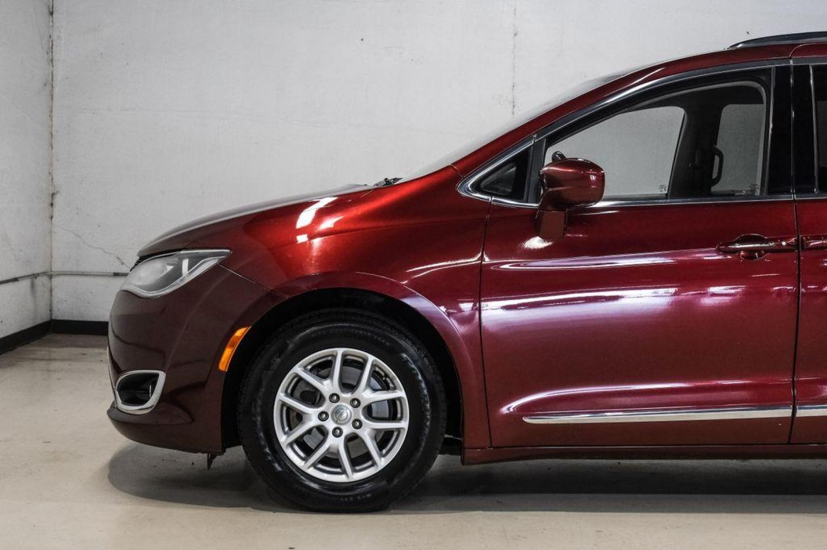 2020 Velvet /Black/Alloy Chrysler Pacifica Touring L (2C4RC1BG8LR) with an 3.6L V6 24V VVT engine, Automatic transmission, located at 15300 Midway Rd., Addison, TX, 75001, (972) 702-0011, 32.958321, -96.838074 - Photo#15