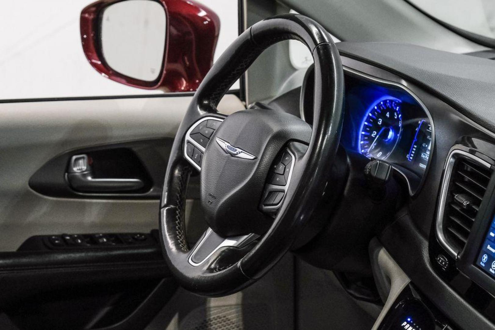 2020 Velvet /Black/Alloy Chrysler Pacifica Touring L (2C4RC1BG8LR) with an 3.6L V6 24V VVT engine, Automatic transmission, located at 15300 Midway Rd., Addison, TX, 75001, (972) 702-0011, 32.958321, -96.838074 - Photo#19