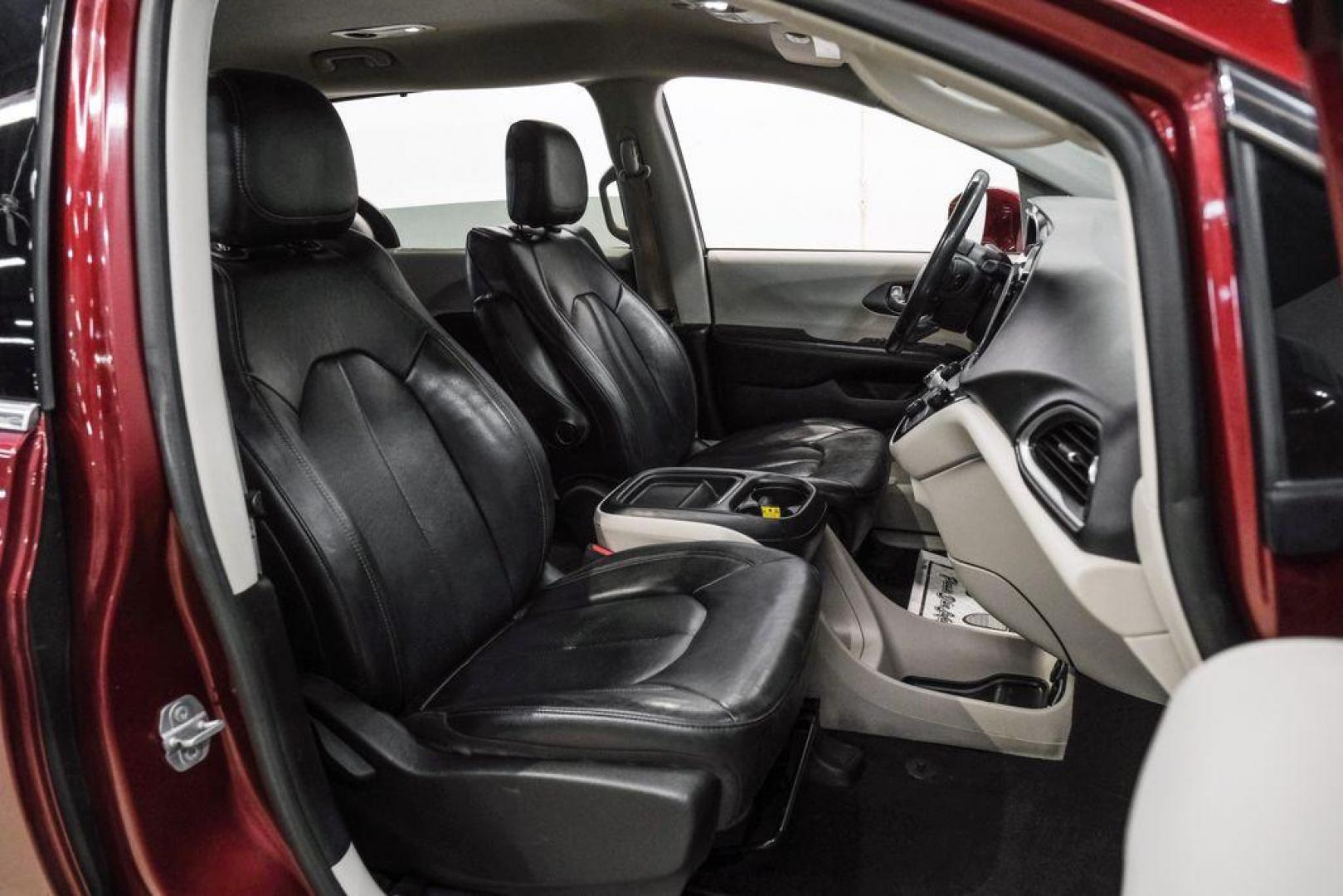 2020 Velvet /Black/Alloy Chrysler Pacifica Touring L (2C4RC1BG8LR) with an 3.6L V6 24V VVT engine, Automatic transmission, located at 15300 Midway Rd., Addison, TX, 75001, (972) 702-0011, 32.958321, -96.838074 - Photo#34