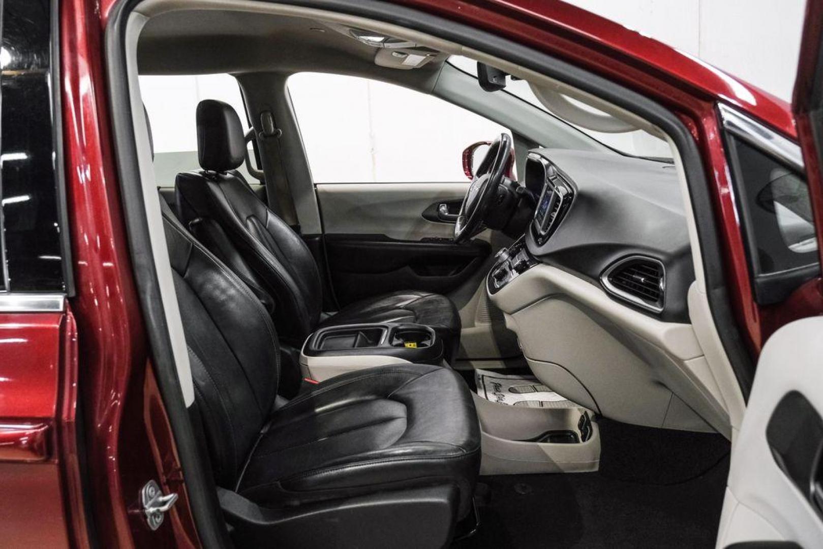 2020 Velvet /Black/Alloy Chrysler Pacifica Touring L (2C4RC1BG8LR) with an 3.6L V6 24V VVT engine, Automatic transmission, located at 15300 Midway Rd., Addison, TX, 75001, (972) 702-0011, 32.958321, -96.838074 - Photo#35