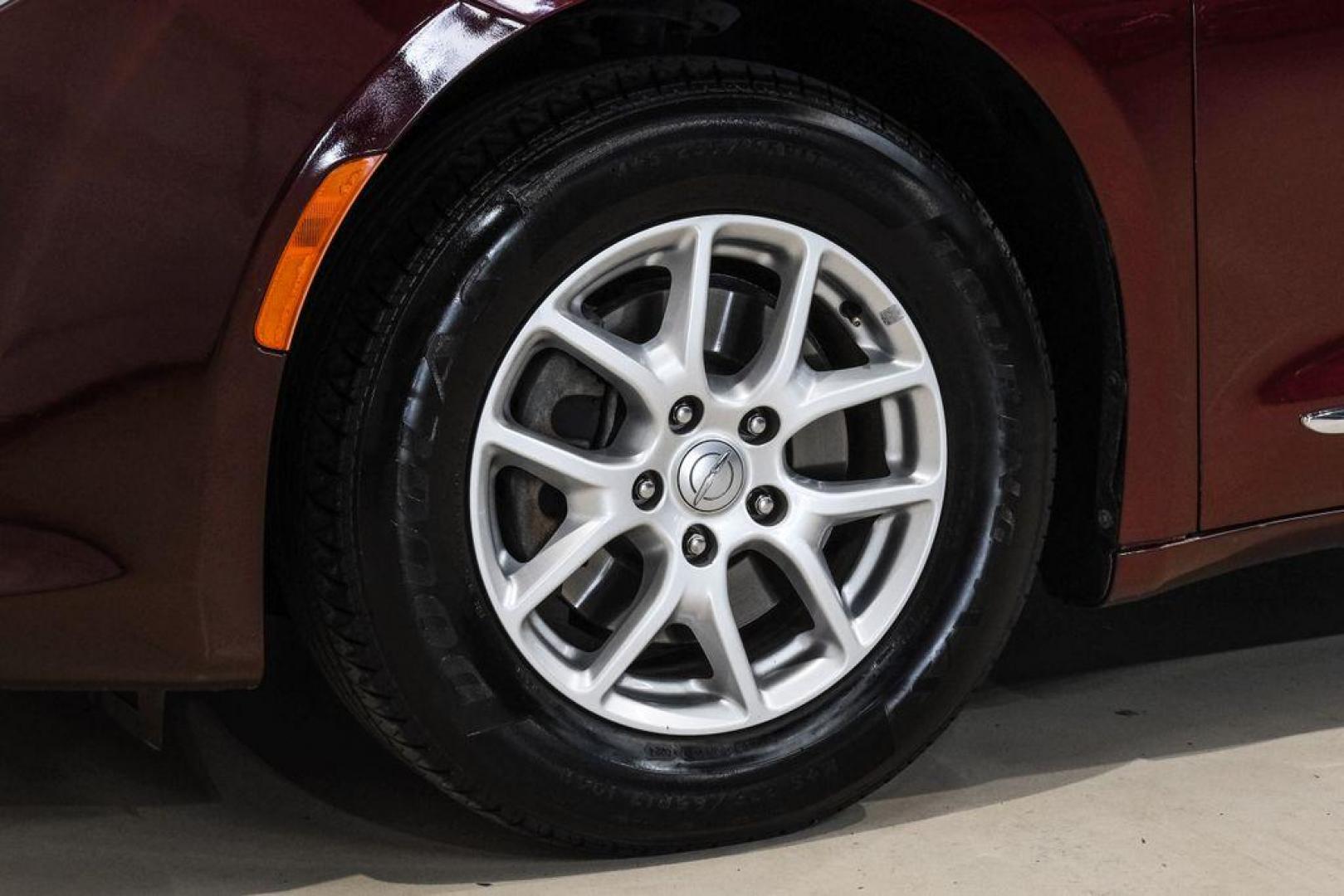 2020 Velvet /Black/Alloy Chrysler Pacifica Touring L (2C4RC1BG8LR) with an 3.6L V6 24V VVT engine, Automatic transmission, located at 15300 Midway Rd., Addison, TX, 75001, (972) 702-0011, 32.958321, -96.838074 - Photo#54