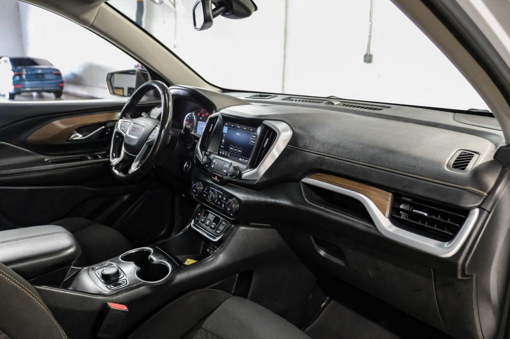 2020 Summit White /Jet Black GMC Terrain SLE (3GKALMEVXLL) with an 1.5L DOHC engine, Automatic transmission, located at 15300 Midway Rd., Addison, TX, 75001, (972) 702-0011, 32.958321, -96.838074 - Photo#12