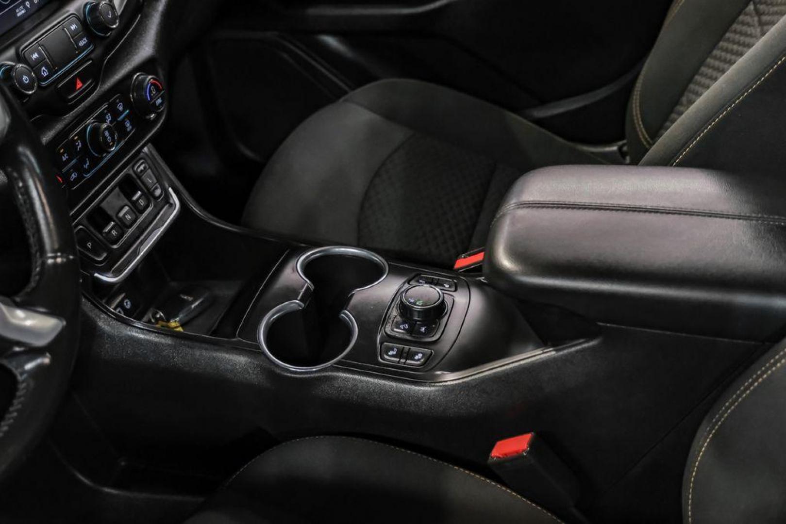 2020 Summit White /Jet Black GMC Terrain SLE (3GKALMEVXLL) with an 1.5L DOHC engine, Automatic transmission, located at 15300 Midway Rd., Addison, TX, 75001, (972) 702-0011, 32.958321, -96.838074 - Photo#23