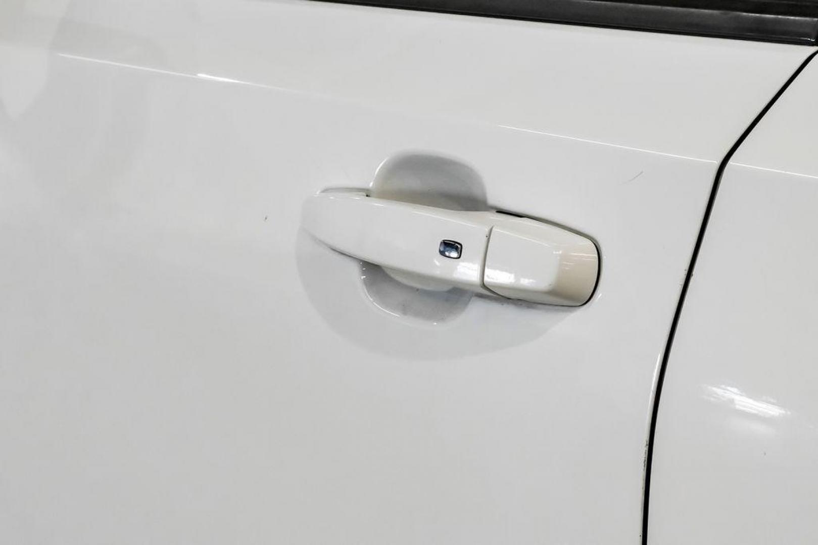 2020 Summit White /Jet Black GMC Terrain SLE (3GKALMEVXLL) with an 1.5L DOHC engine, Automatic transmission, located at 15300 Midway Rd., Addison, TX, 75001, (972) 702-0011, 32.958321, -96.838074 - Photo#41