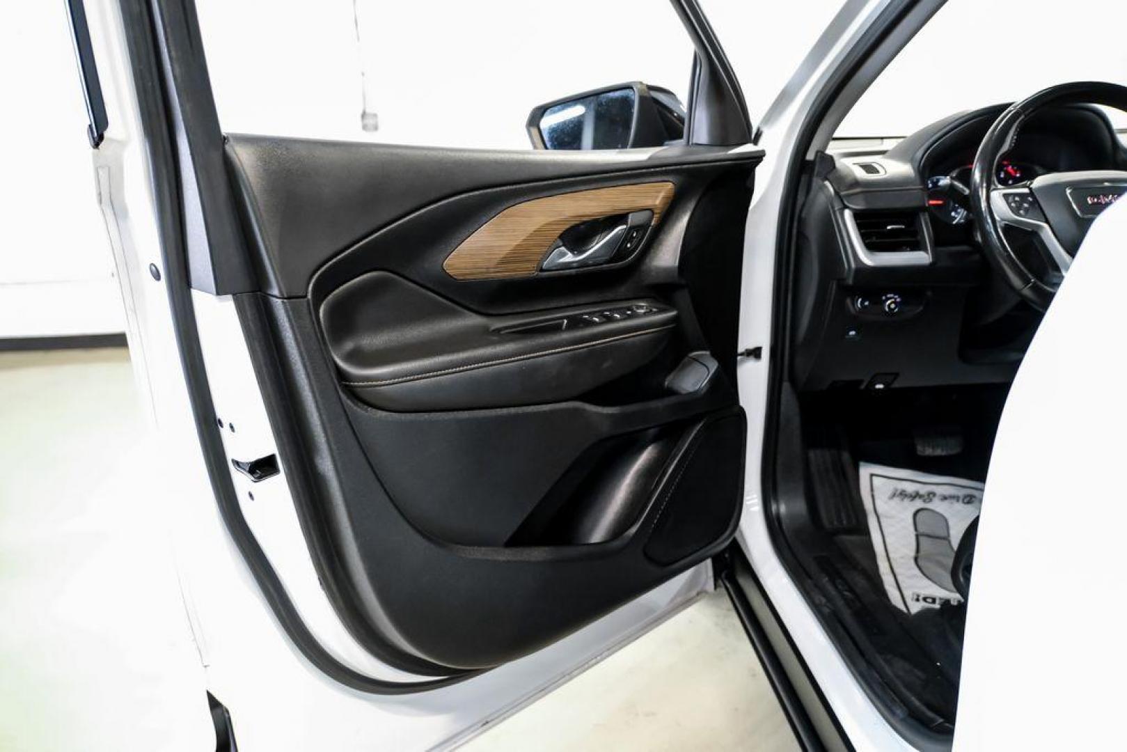 2020 Summit White /Jet Black GMC Terrain SLE (3GKALMEVXLL) with an 1.5L DOHC engine, Automatic transmission, located at 15300 Midway Rd., Addison, TX, 75001, (972) 702-0011, 32.958321, -96.838074 - Photo#42