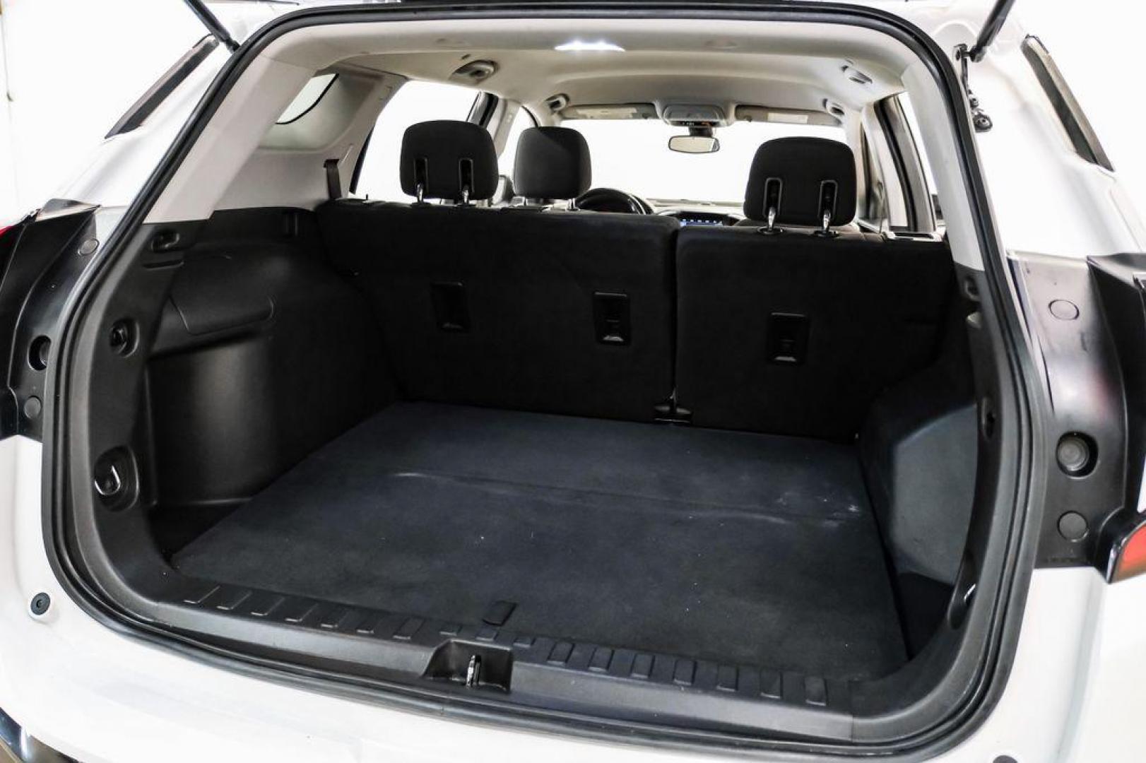 2020 Summit White /Jet Black GMC Terrain SLE (3GKALMEVXLL) with an 1.5L DOHC engine, Automatic transmission, located at 15300 Midway Rd., Addison, TX, 75001, (972) 702-0011, 32.958321, -96.838074 - Photo#52