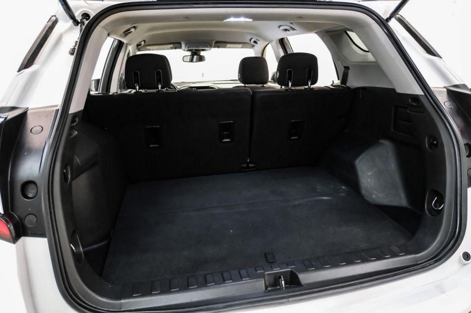 2020 Summit White /Jet Black GMC Terrain SLE (3GKALMEVXLL) with an 1.5L DOHC engine, Automatic transmission, located at 15300 Midway Rd., Addison, TX, 75001, (972) 702-0011, 32.958321, -96.838074 - Photo#53