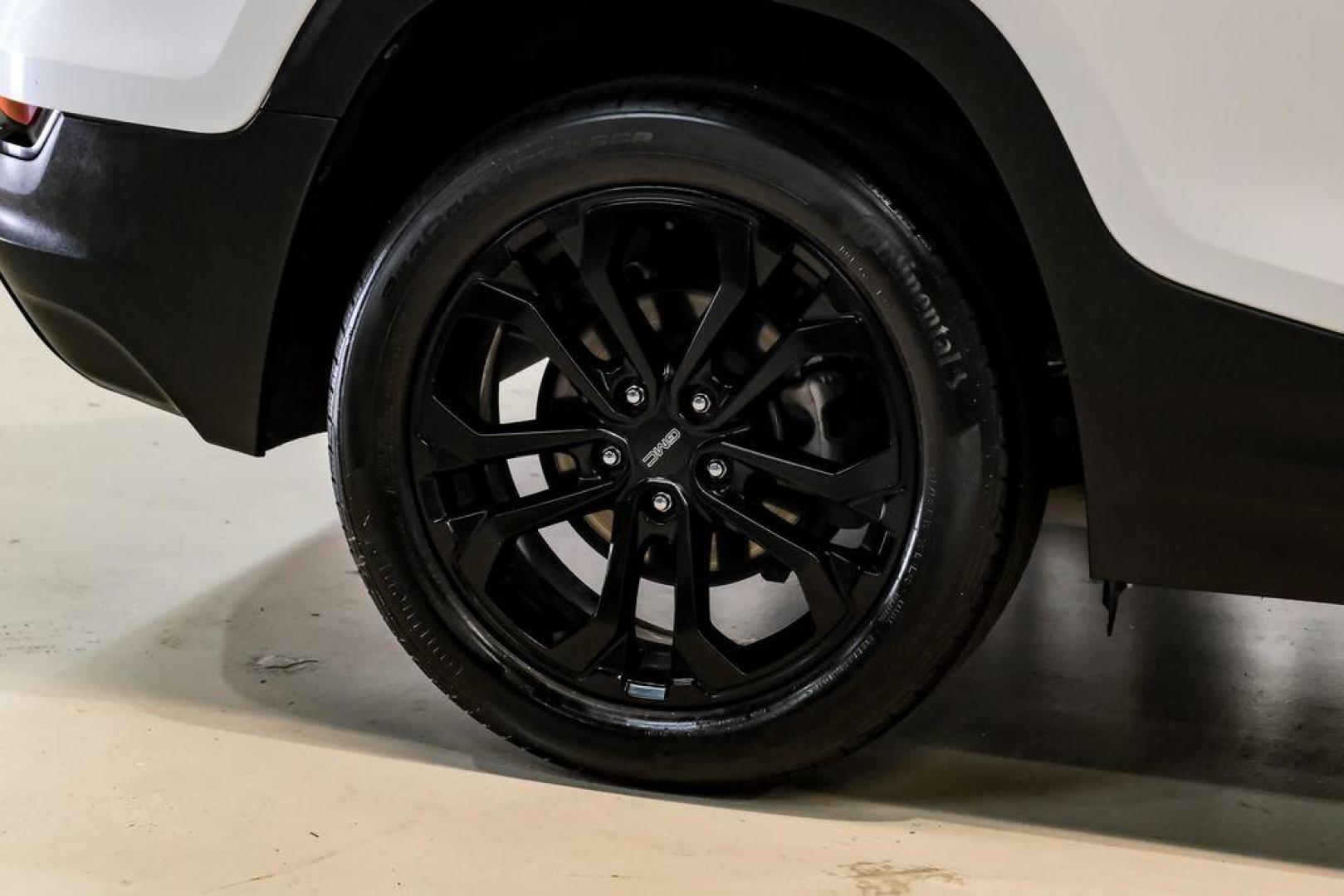 2020 Summit White /Jet Black GMC Terrain SLE (3GKALMEVXLL) with an 1.5L DOHC engine, Automatic transmission, located at 15300 Midway Rd., Addison, TX, 75001, (972) 702-0011, 32.958321, -96.838074 - Photo#54