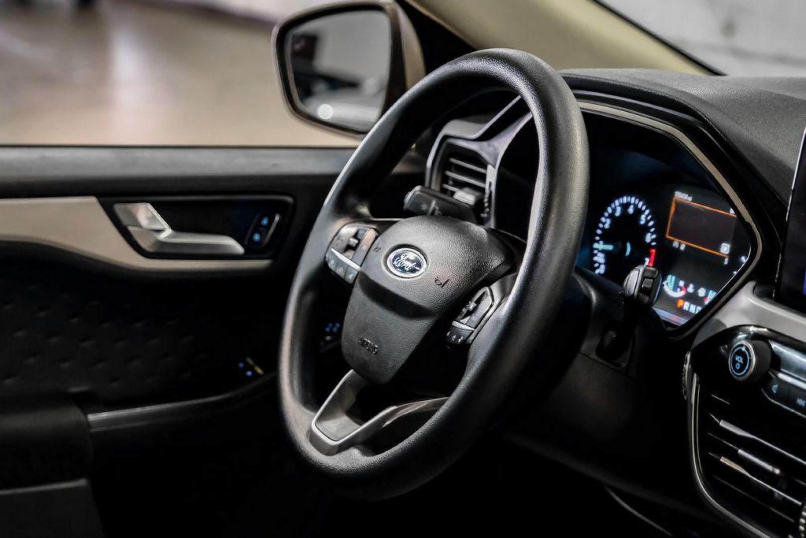 2020 Orange Metallic /Dark Earth Gray Ford Escape SE (1FMCU0G62LU) with an 1.5L EcoBoost engine, Automatic transmission, located at 15300 Midway Rd., Addison, TX, 75001, (972) 702-0011, 32.958321, -96.838074 - Photo#16