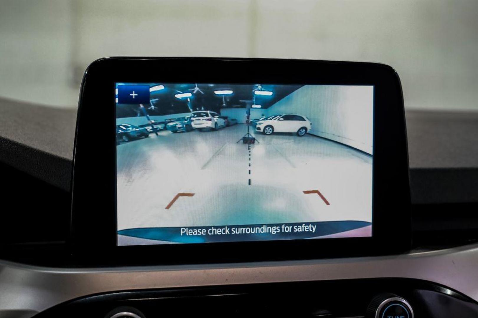 2020 Orange Metallic /Dark Earth Gray Ford Escape SE (1FMCU0G62LU) with an 1.5L EcoBoost engine, Automatic transmission, located at 15300 Midway Rd., Addison, TX, 75001, (972) 702-0011, 32.958321, -96.838074 - Photo#20