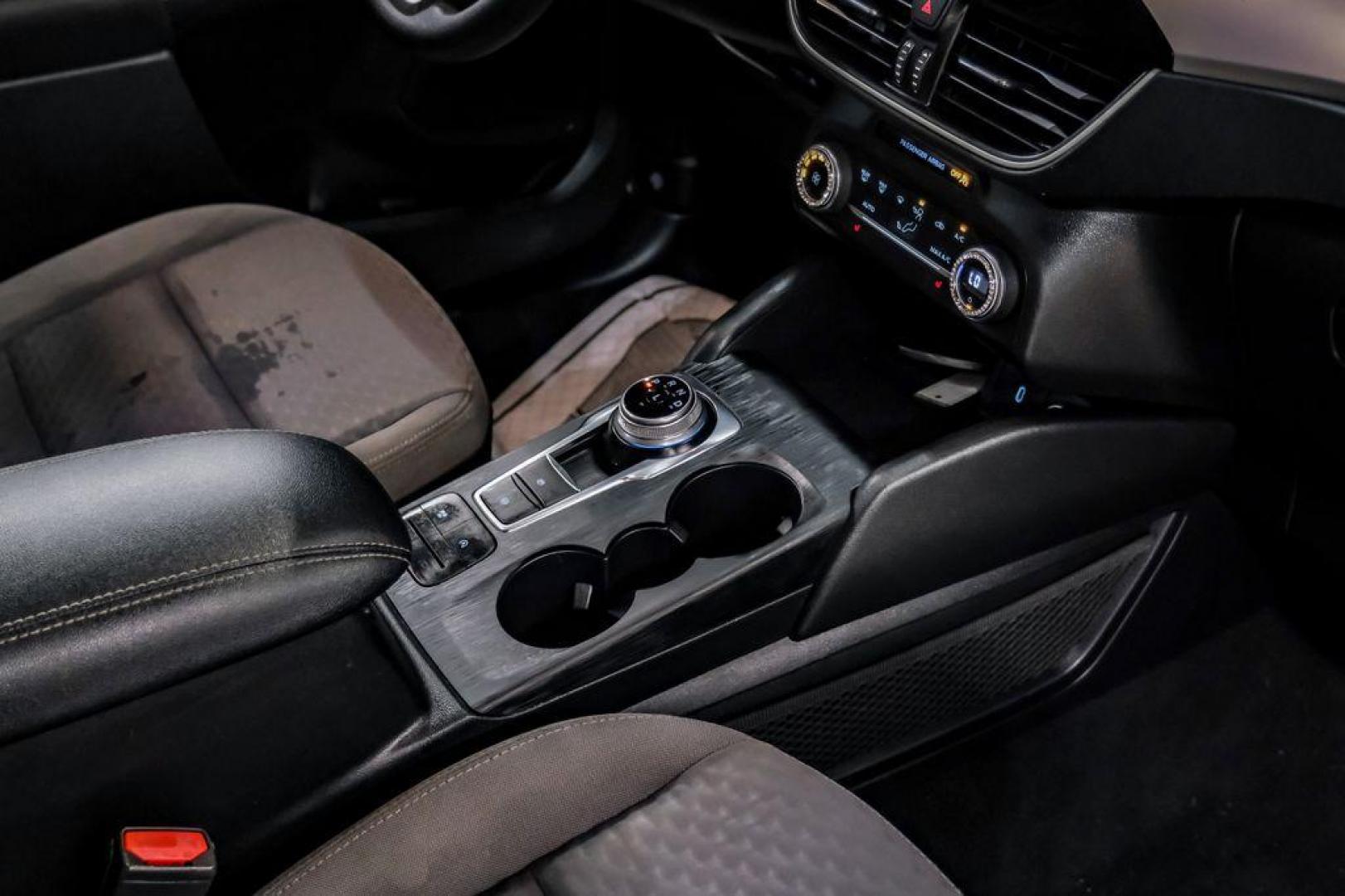 2020 Orange Metallic /Dark Earth Gray Ford Escape SE (1FMCU0G62LU) with an 1.5L EcoBoost engine, Automatic transmission, located at 15300 Midway Rd., Addison, TX, 75001, (972) 702-0011, 32.958321, -96.838074 - Photo#21