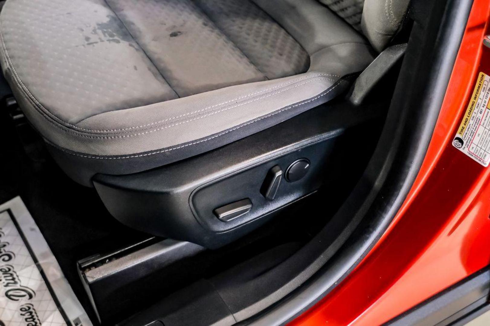 2020 Orange Metallic /Dark Earth Gray Ford Escape SE (1FMCU0G62LU) with an 1.5L EcoBoost engine, Automatic transmission, located at 15300 Midway Rd., Addison, TX, 75001, (972) 702-0011, 32.958321, -96.838074 - Photo#29