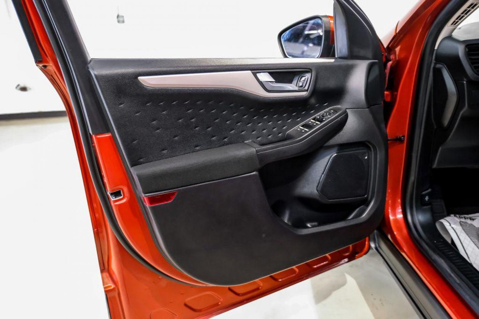 2020 Orange Metallic /Dark Earth Gray Ford Escape SE (1FMCU0G62LU) with an 1.5L EcoBoost engine, Automatic transmission, located at 15300 Midway Rd., Addison, TX, 75001, (972) 702-0011, 32.958321, -96.838074 - Photo#38