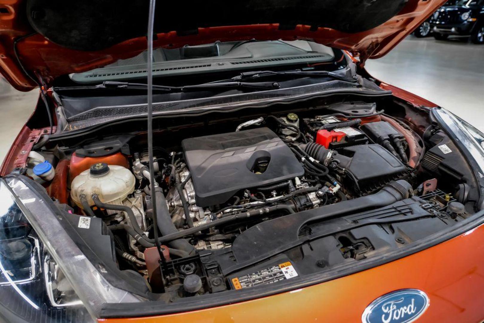 2020 Orange Metallic /Dark Earth Gray Ford Escape SE (1FMCU0G62LU) with an 1.5L EcoBoost engine, Automatic transmission, located at 15300 Midway Rd., Addison, TX, 75001, (972) 702-0011, 32.958321, -96.838074 - Photo#47