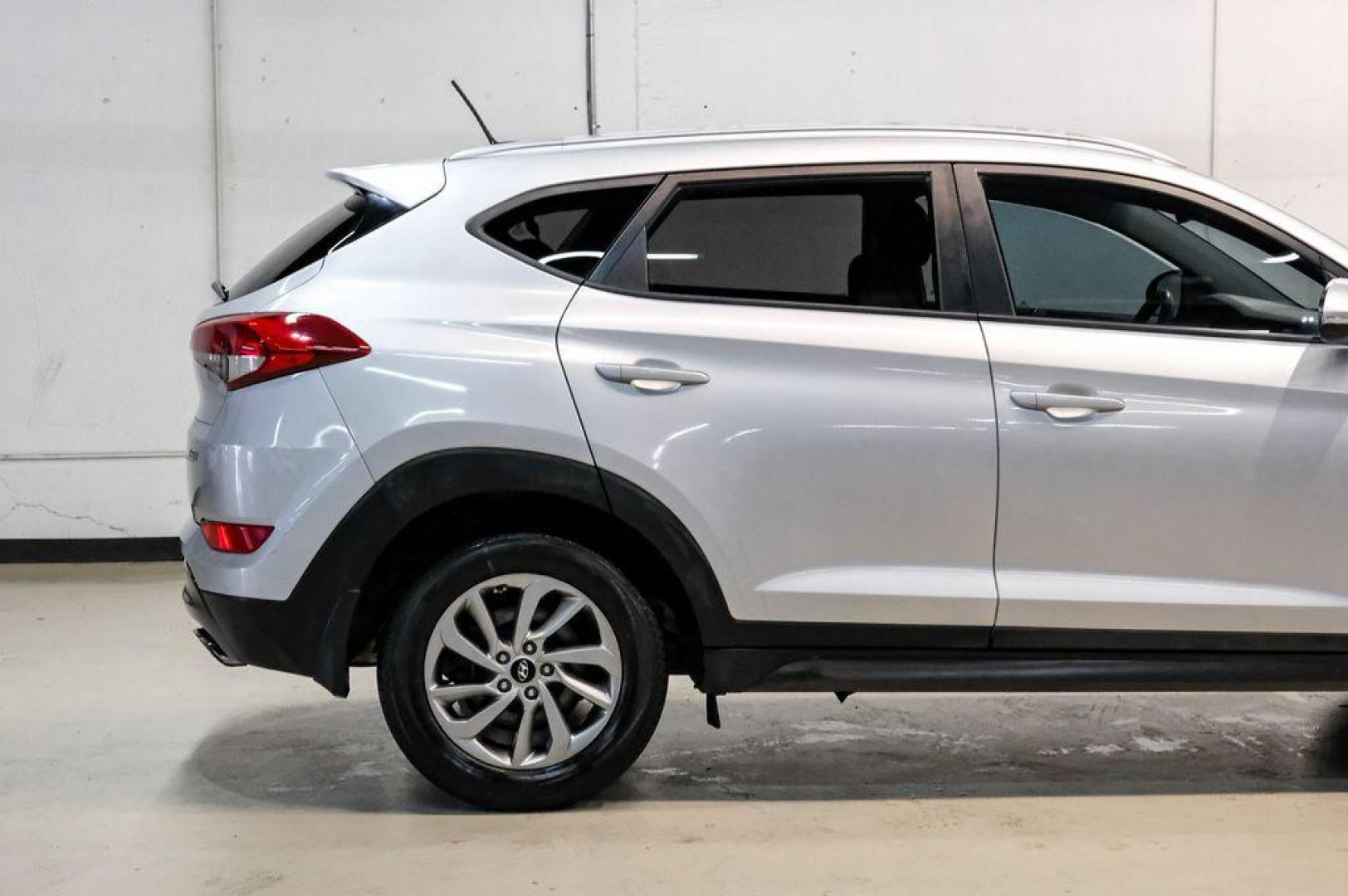 2016 Molten Silver /Gray Hyundai Tucson Eco (KM8J33A28GU) with an 1.6L I4 DGI Turbocharged DOHC 16V ULEV II 175hp engine, Automatic transmission, located at 15300 Midway Rd., Addison, TX, 75001, (972) 702-0011, 32.958321, -96.838074 - Photo#15