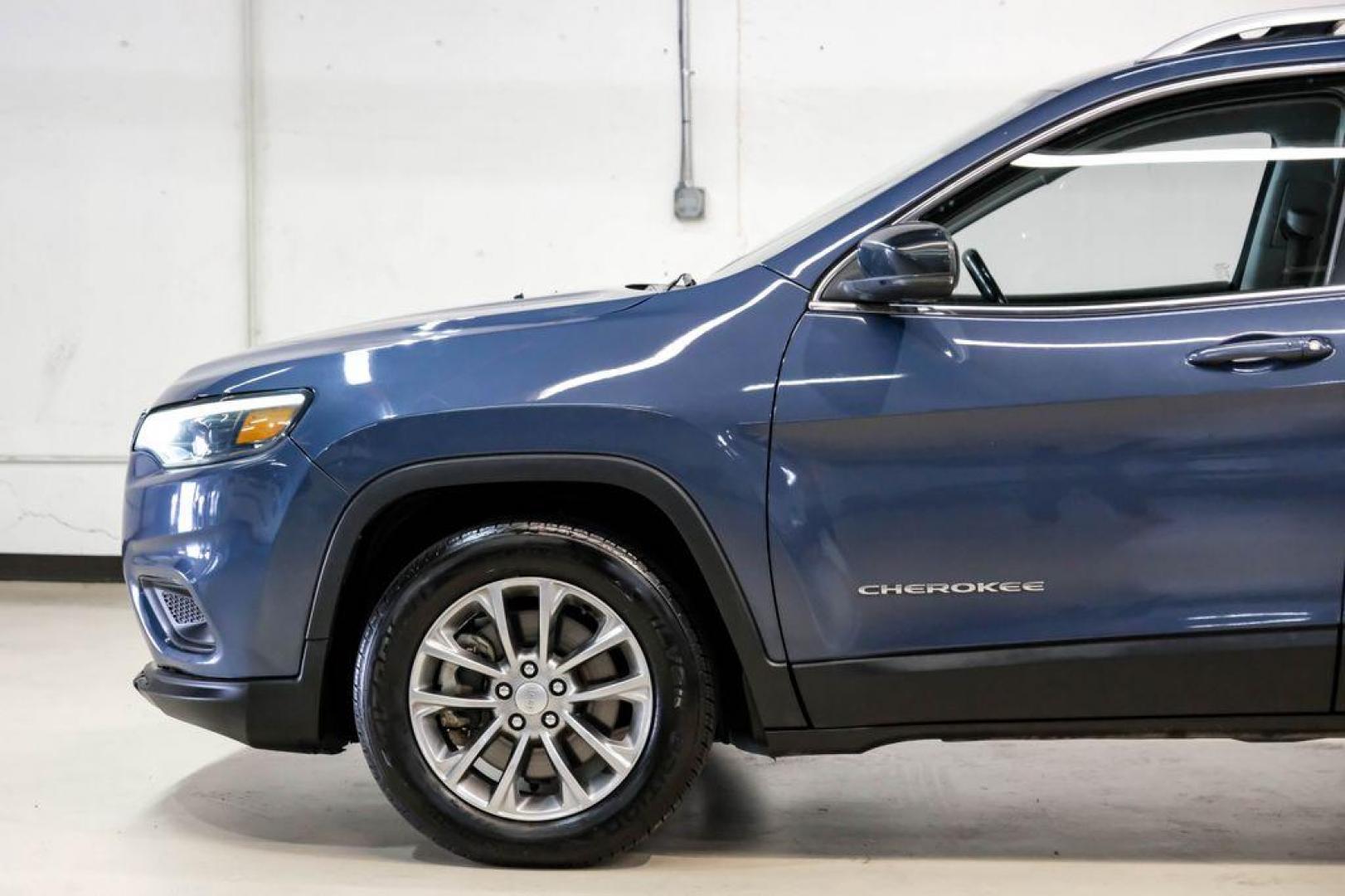 2021 Slate Blue Pearlcoat /Ski Gray/Black Jeep Cherokee Latitude Lux (1C4PJLMX8MD) with an 3.2L V6 engine, Automatic transmission, located at 15300 Midway Rd., Addison, TX, 75001, (972) 702-0011, 32.958321, -96.838074 - Photo#11
