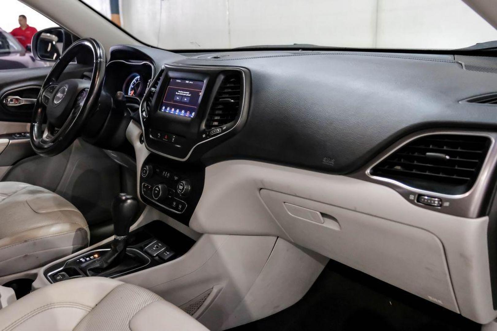 2021 Slate Blue Pearlcoat /Ski Gray/Black Jeep Cherokee Latitude Lux (1C4PJLMX8MD) with an 3.2L V6 engine, Automatic transmission, located at 15300 Midway Rd., Addison, TX, 75001, (972) 702-0011, 32.958321, -96.838074 - Photo#13