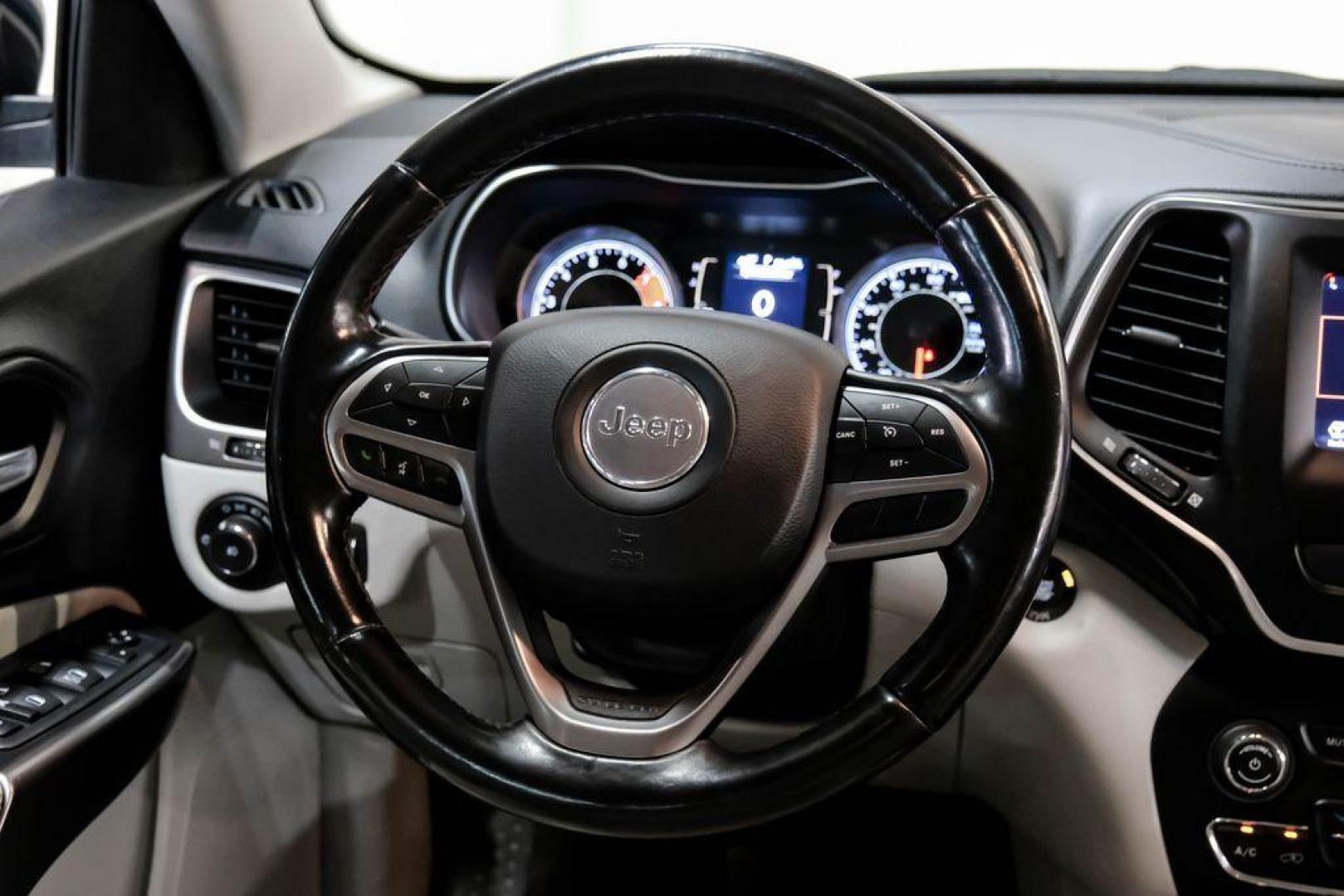 2021 Slate Blue Pearlcoat /Ski Gray/Black Jeep Cherokee Latitude Lux (1C4PJLMX8MD) with an 3.2L V6 engine, Automatic transmission, located at 15300 Midway Rd., Addison, TX, 75001, (972) 702-0011, 32.958321, -96.838074 - Photo#16