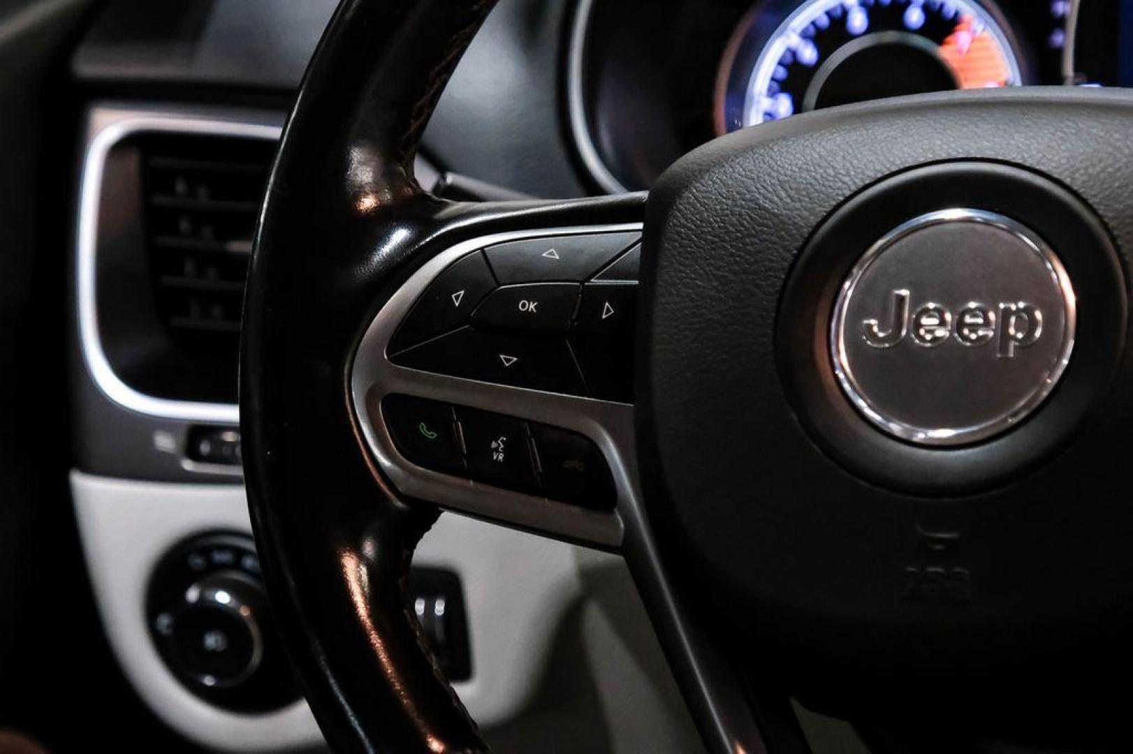 2021 Slate Blue Pearlcoat /Ski Gray/Black Jeep Cherokee Latitude Lux (1C4PJLMX8MD) with an 3.2L V6 engine, Automatic transmission, located at 15300 Midway Rd., Addison, TX, 75001, (972) 702-0011, 32.958321, -96.838074 - Photo#17