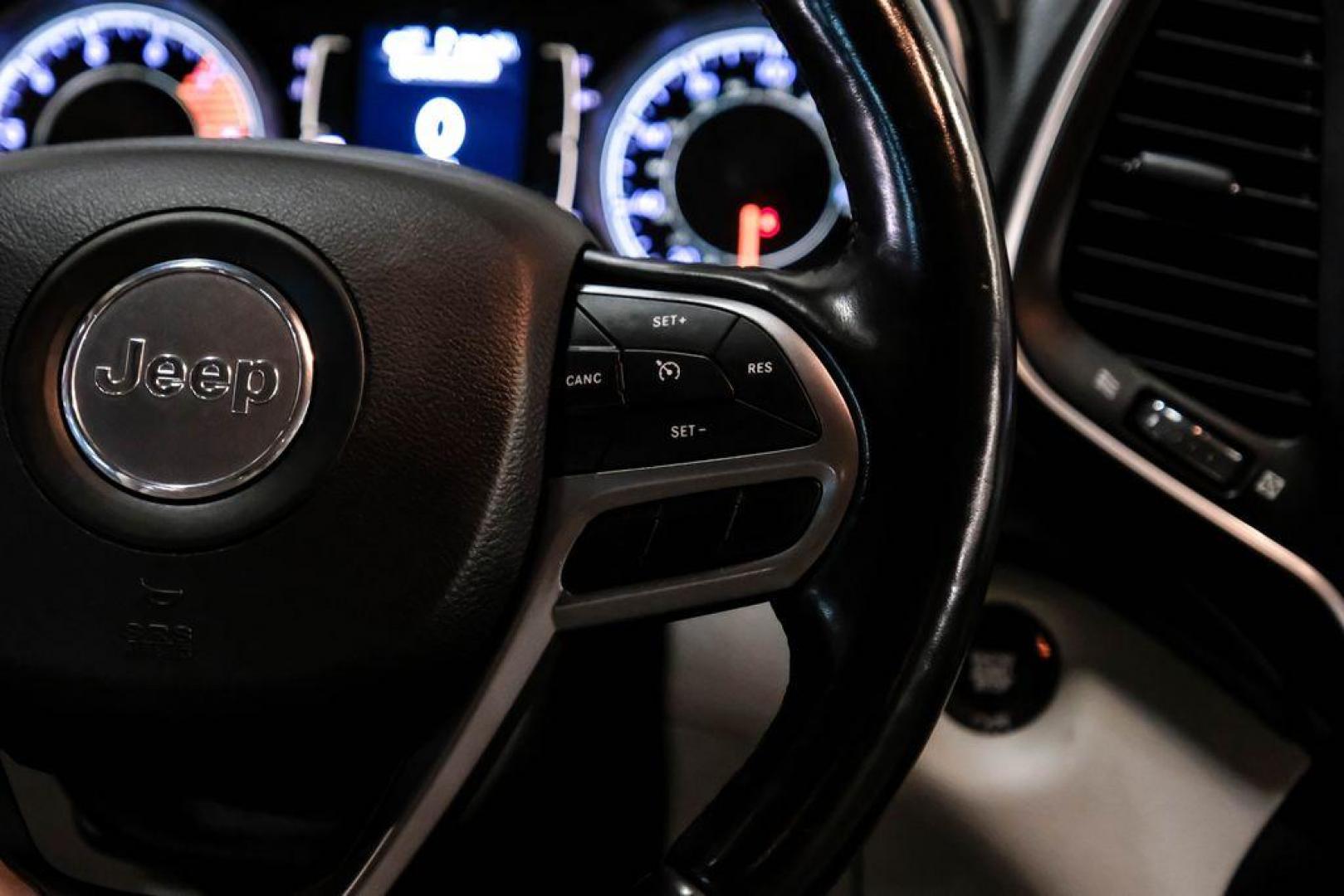 2021 Slate Blue Pearlcoat /Ski Gray/Black Jeep Cherokee Latitude Lux (1C4PJLMX8MD) with an 3.2L V6 engine, Automatic transmission, located at 15300 Midway Rd., Addison, TX, 75001, (972) 702-0011, 32.958321, -96.838074 - Photo#18