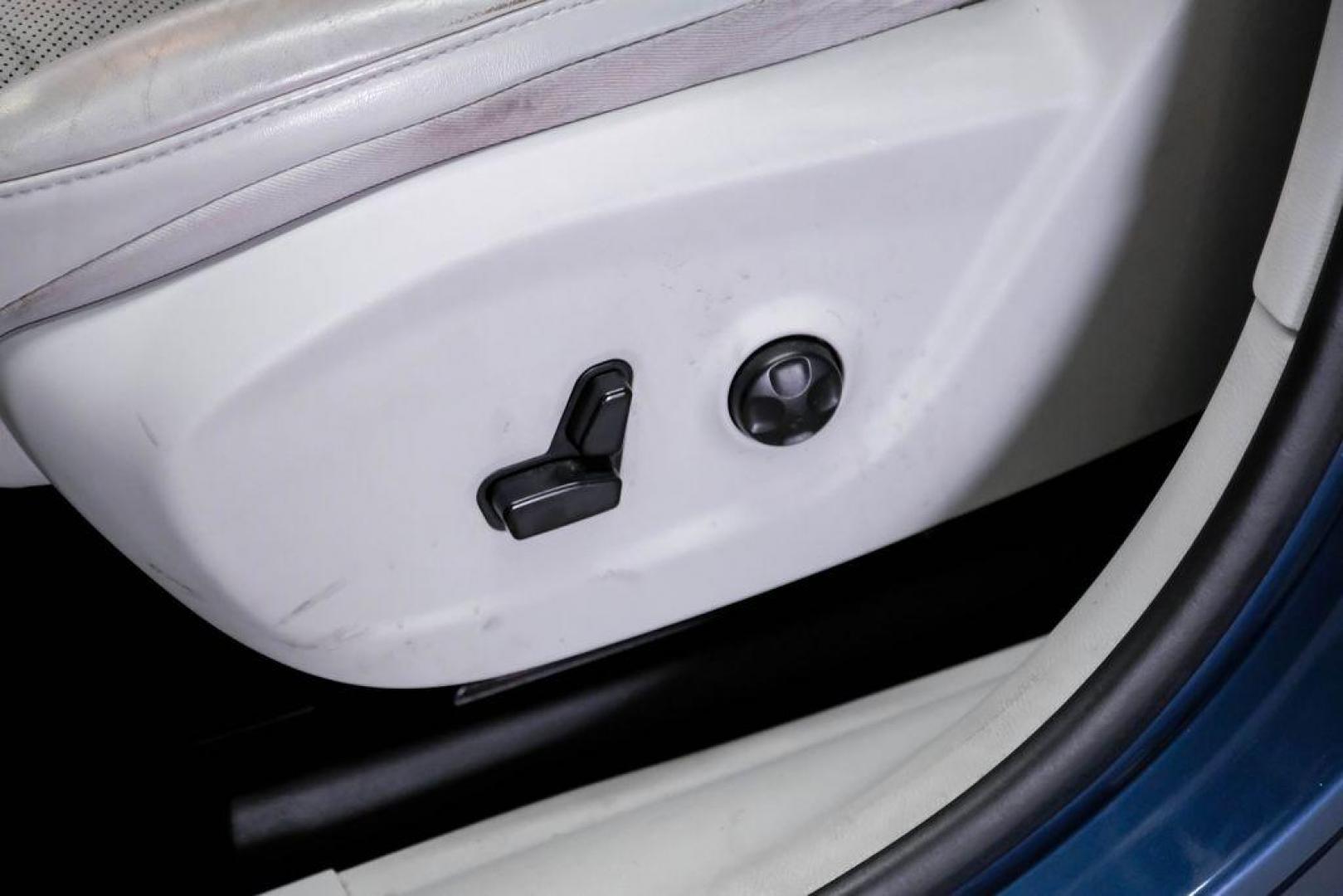 2021 Slate Blue Pearlcoat /Ski Gray/Black Jeep Cherokee Latitude Lux (1C4PJLMX8MD) with an 3.2L V6 engine, Automatic transmission, located at 15300 Midway Rd., Addison, TX, 75001, (972) 702-0011, 32.958321, -96.838074 - Photo#34