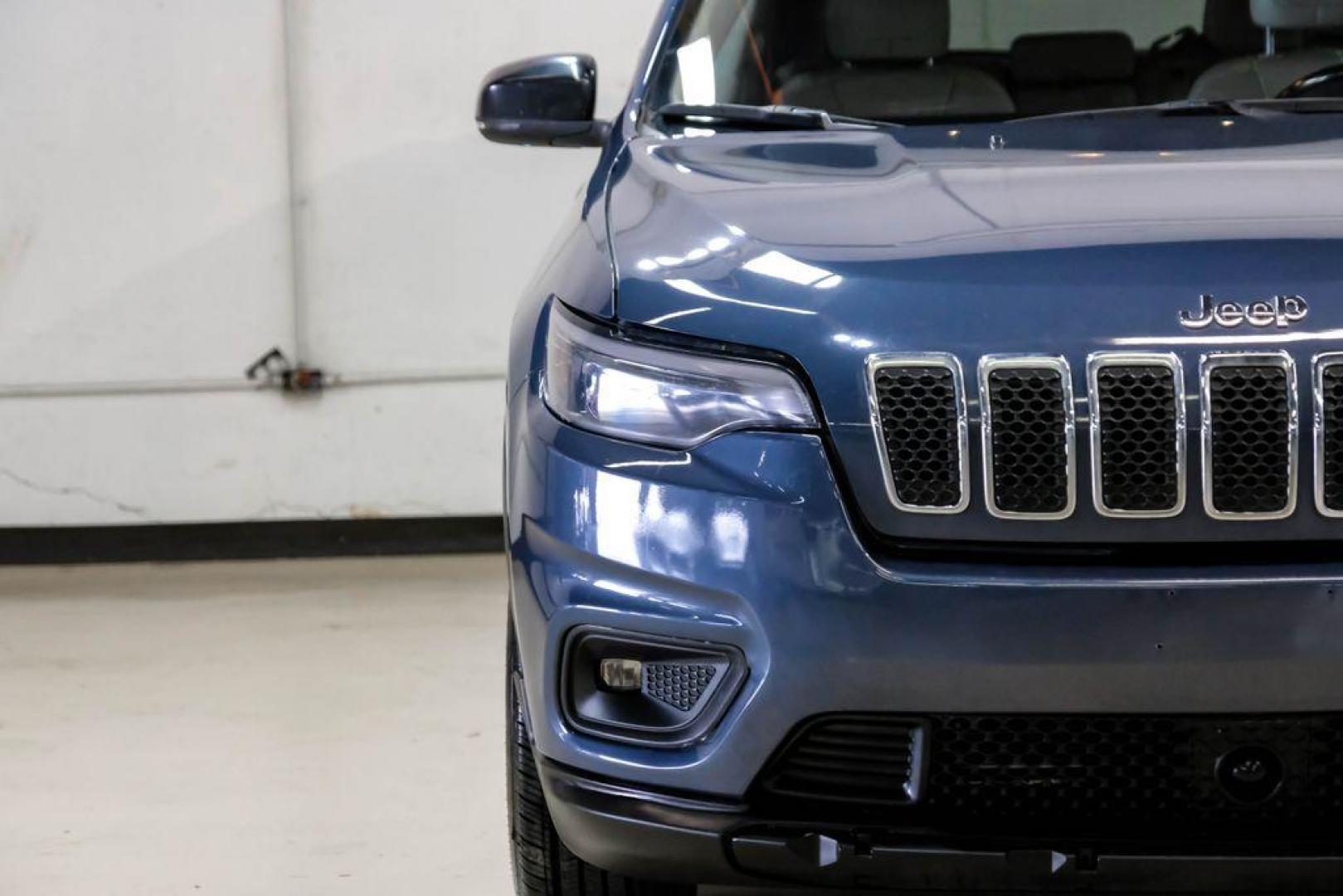 2021 Slate Blue Pearlcoat /Ski Gray/Black Jeep Cherokee Latitude Lux (1C4PJLMX8MD) with an 3.2L V6 engine, Automatic transmission, located at 15300 Midway Rd., Addison, TX, 75001, (972) 702-0011, 32.958321, -96.838074 - Photo#50