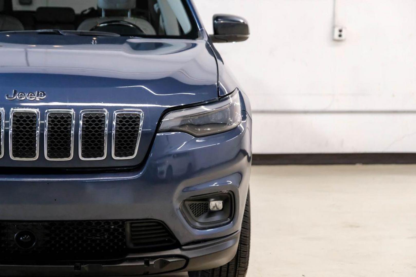2021 Slate Blue Pearlcoat /Ski Gray/Black Jeep Cherokee Latitude Lux (1C4PJLMX8MD) with an 3.2L V6 engine, Automatic transmission, located at 15300 Midway Rd., Addison, TX, 75001, (972) 702-0011, 32.958321, -96.838074 - Photo#51