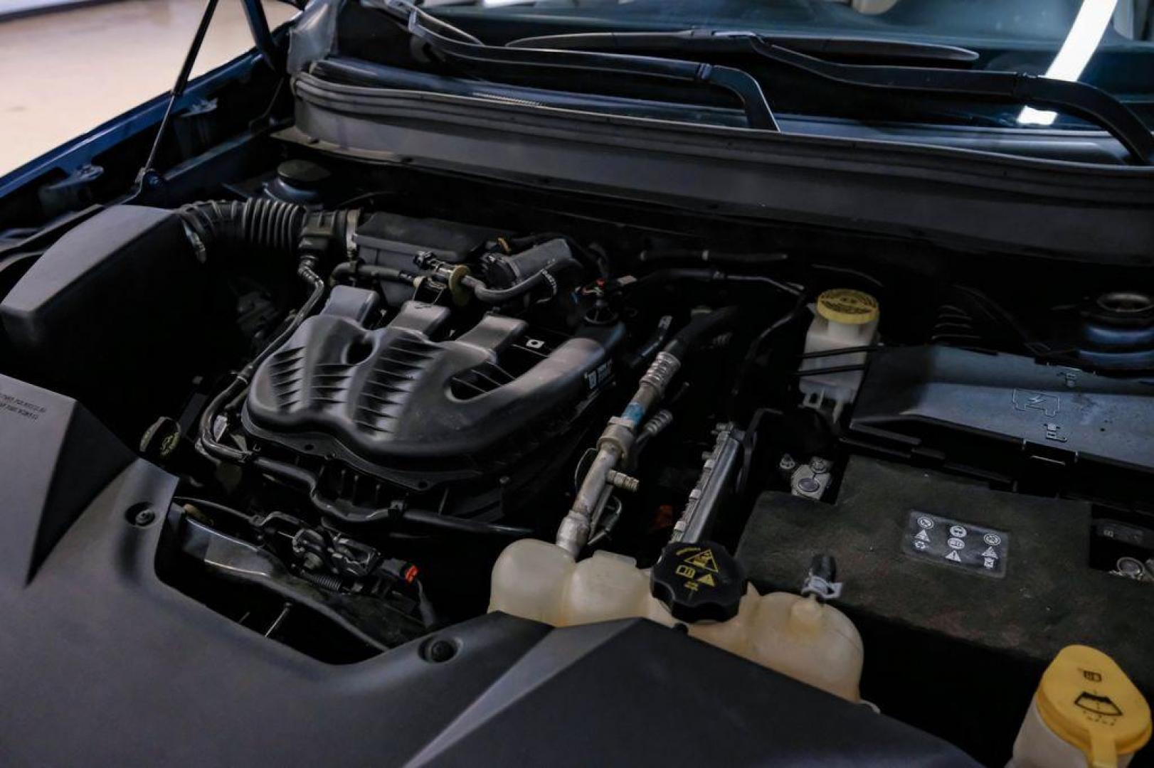 2021 Slate Blue Pearlcoat /Ski Gray/Black Jeep Cherokee Latitude Lux (1C4PJLMX8MD) with an 3.2L V6 engine, Automatic transmission, located at 15300 Midway Rd., Addison, TX, 75001, (972) 702-0011, 32.958321, -96.838074 - Photo#54