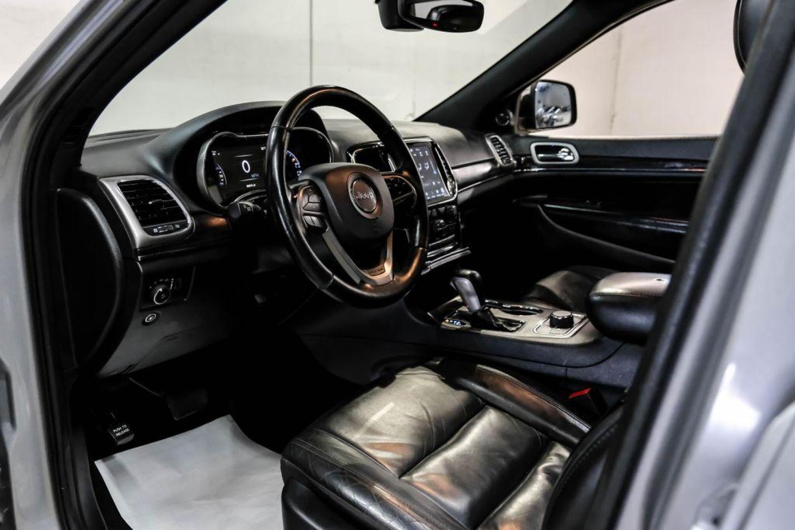 2021 Billet Silver Metallic Clearcoat /Black Jeep Grand Cherokee Limited (1C4RJFBG4MC) with an 3.6L V6 24V VVT engine, Automatic transmission, located at 15300 Midway Rd., Addison, TX, 75001, (972) 702-0011, 32.958321, -96.838074 - Photo#2