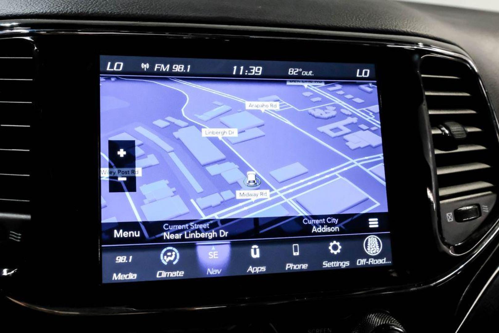 2021 Billet Silver Metallic Clearcoat /Black Jeep Grand Cherokee Limited (1C4RJFBG4MC) with an 3.6L V6 24V VVT engine, Automatic transmission, located at 15300 Midway Rd., Addison, TX, 75001, (972) 702-0011, 32.958321, -96.838074 - Photo#22