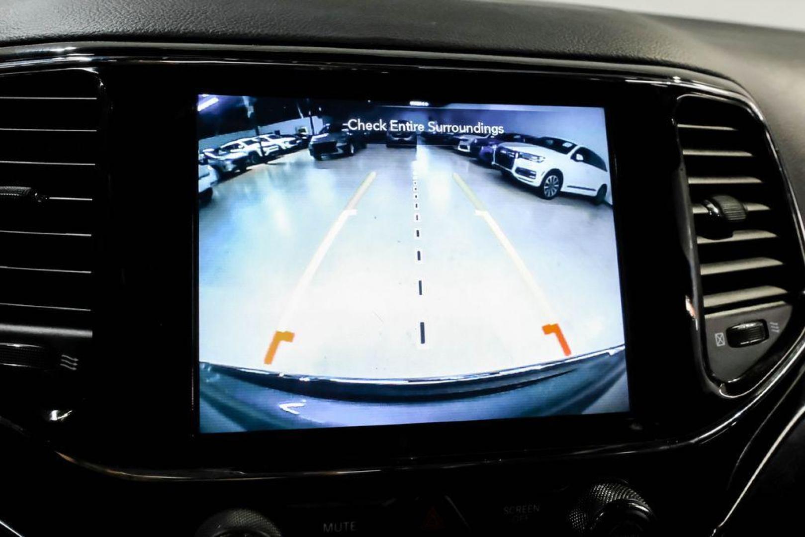 2021 Billet Silver Metallic Clearcoat /Black Jeep Grand Cherokee Limited (1C4RJFBG4MC) with an 3.6L V6 24V VVT engine, Automatic transmission, located at 15300 Midway Rd., Addison, TX, 75001, (972) 702-0011, 32.958321, -96.838074 - Photo#23