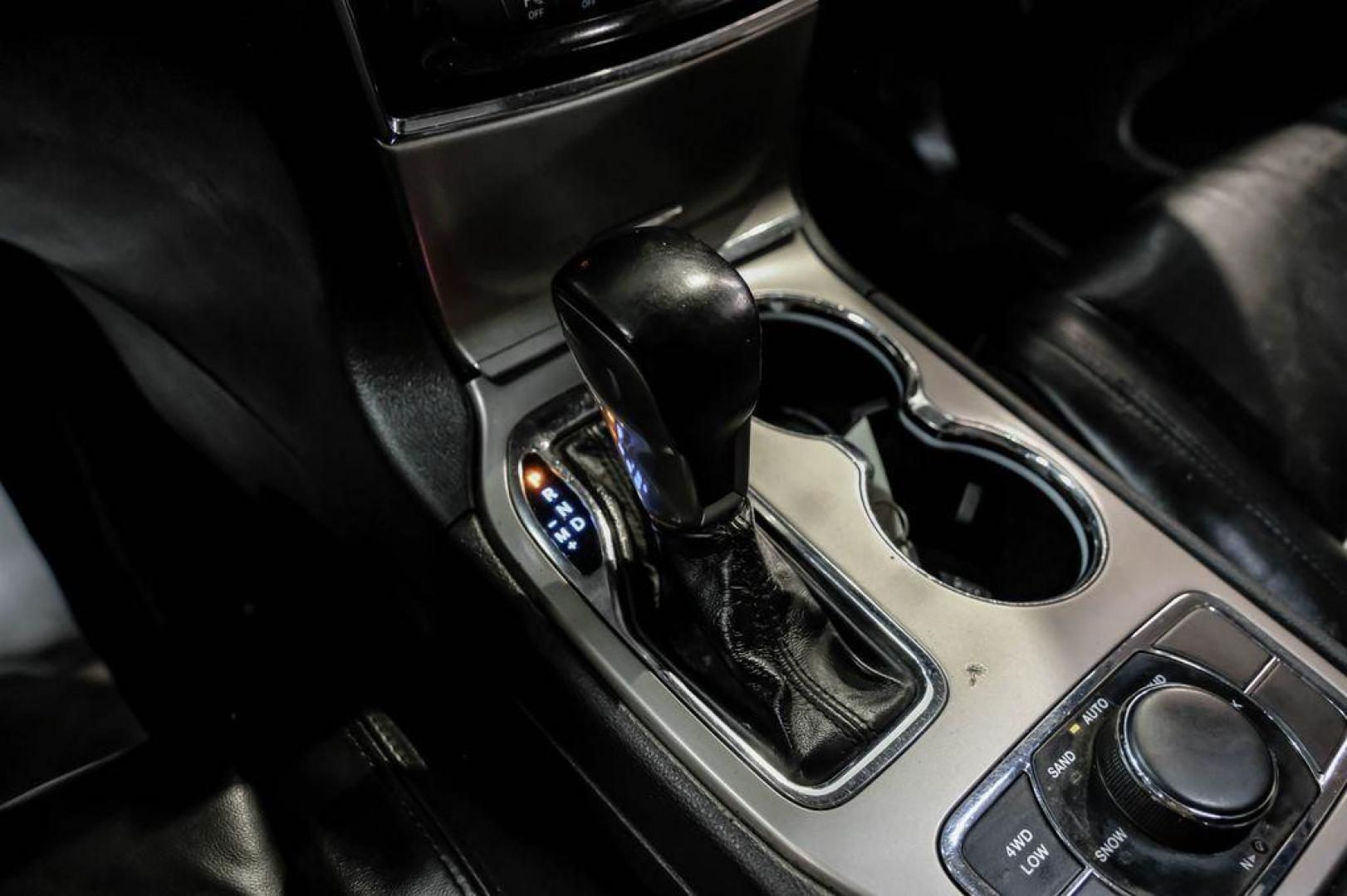 2021 Billet Silver Metallic Clearcoat /Black Jeep Grand Cherokee Limited (1C4RJFBG4MC) with an 3.6L V6 24V VVT engine, Automatic transmission, located at 15300 Midway Rd., Addison, TX, 75001, (972) 702-0011, 32.958321, -96.838074 - Photo#24