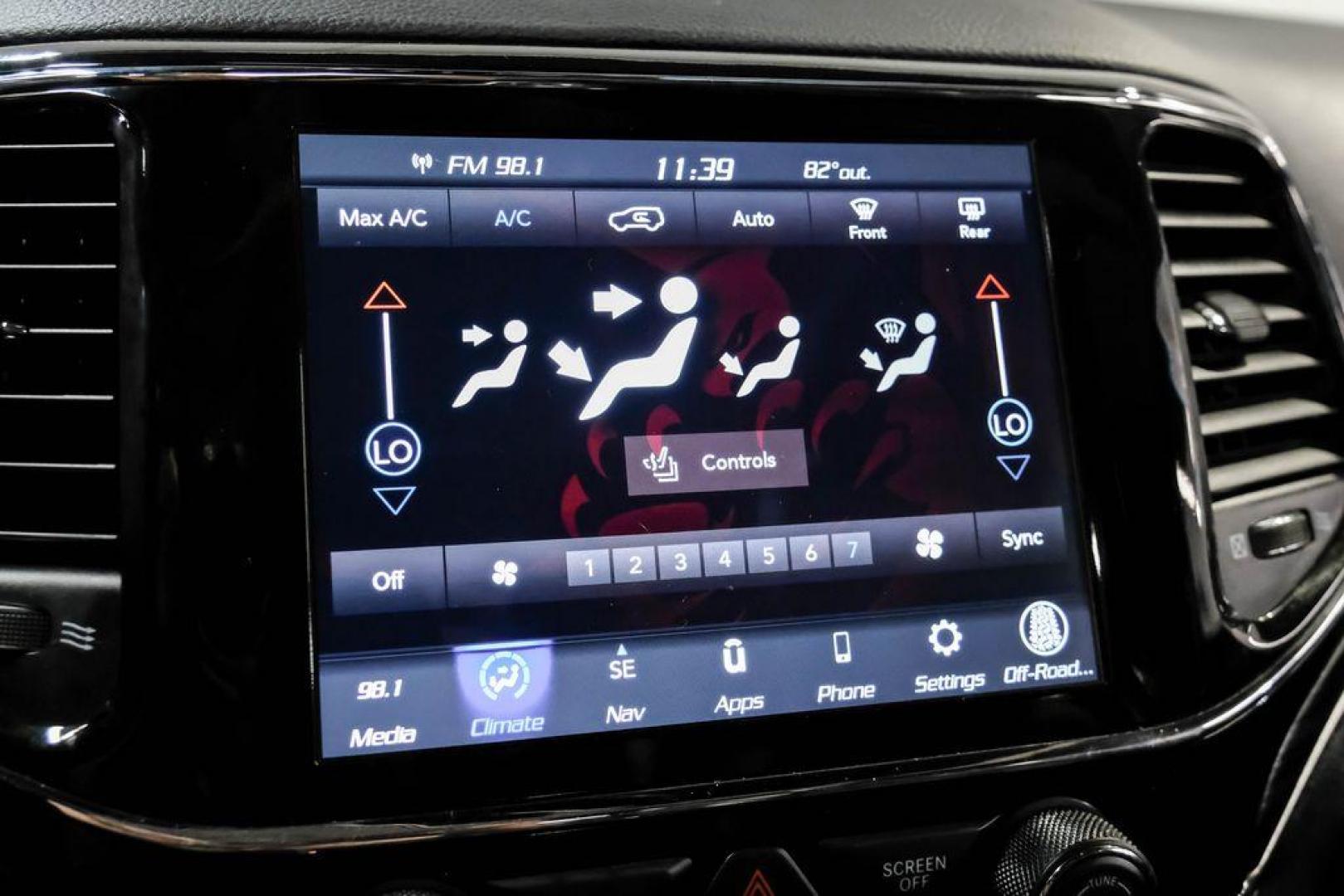 2021 Billet Silver Metallic Clearcoat /Black Jeep Grand Cherokee Limited (1C4RJFBG4MC) with an 3.6L V6 24V VVT engine, Automatic transmission, located at 15300 Midway Rd., Addison, TX, 75001, (972) 702-0011, 32.958321, -96.838074 - Photo#27