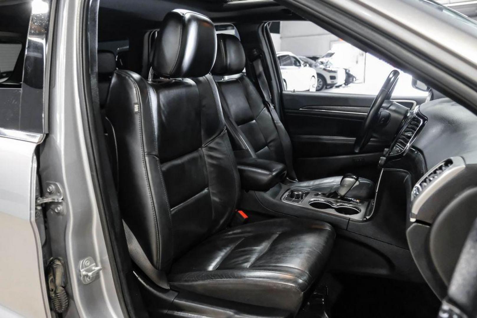 2021 Billet Silver Metallic Clearcoat /Black Jeep Grand Cherokee Limited (1C4RJFBG4MC) with an 3.6L V6 24V VVT engine, Automatic transmission, located at 15300 Midway Rd., Addison, TX, 75001, (972) 702-0011, 32.958321, -96.838074 - Photo#37