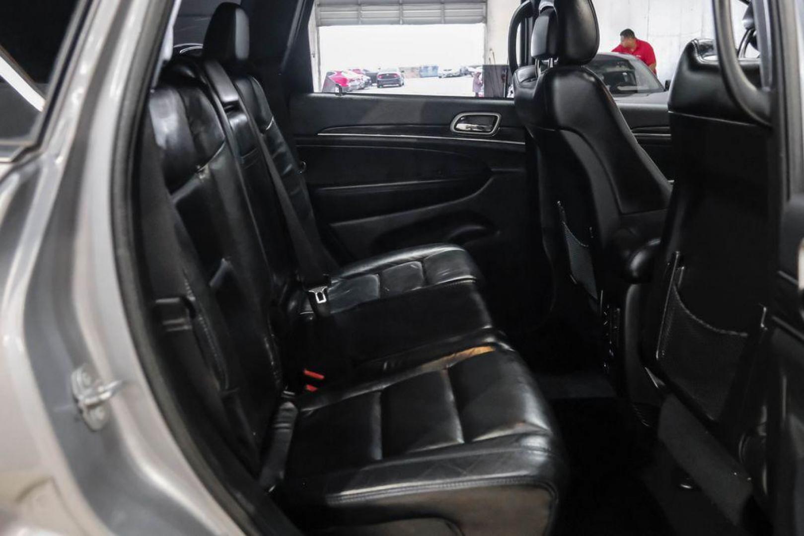 2021 Billet Silver Metallic Clearcoat /Black Jeep Grand Cherokee Limited (1C4RJFBG4MC) with an 3.6L V6 24V VVT engine, Automatic transmission, located at 15300 Midway Rd., Addison, TX, 75001, (972) 702-0011, 32.958321, -96.838074 - Photo#40