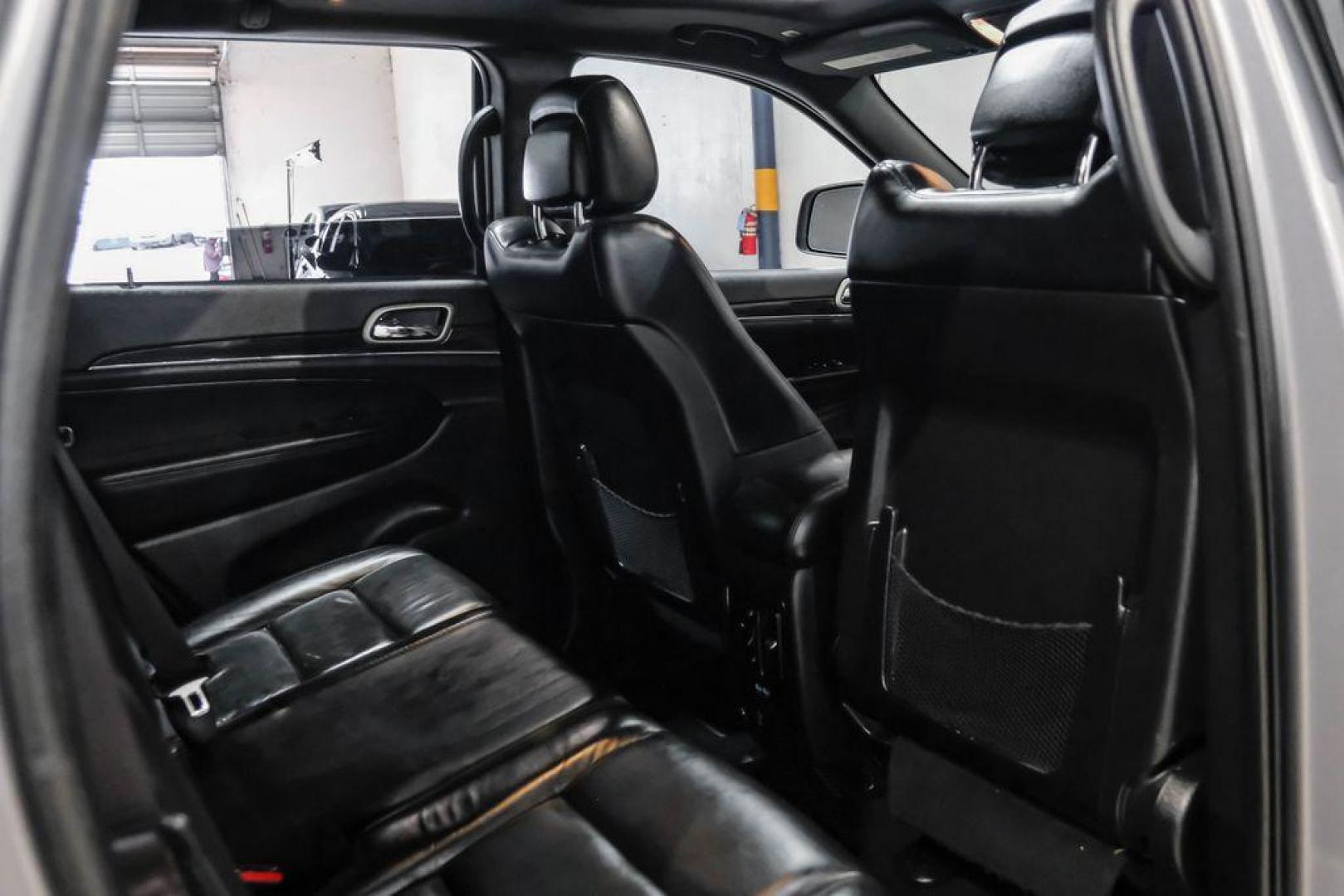 2021 Billet Silver Metallic Clearcoat /Black Jeep Grand Cherokee Limited (1C4RJFBG4MC) with an 3.6L V6 24V VVT engine, Automatic transmission, located at 15300 Midway Rd., Addison, TX, 75001, (972) 702-0011, 32.958321, -96.838074 - Photo#41