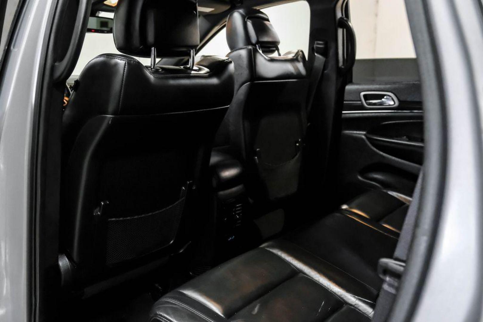 2021 Billet Silver Metallic Clearcoat /Black Jeep Grand Cherokee Limited (1C4RJFBG4MC) with an 3.6L V6 24V VVT engine, Automatic transmission, located at 15300 Midway Rd., Addison, TX, 75001, (972) 702-0011, 32.958321, -96.838074 - Photo#42